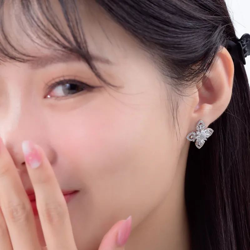 「夢幻水晶」鋯石四葉花純銀針耳環