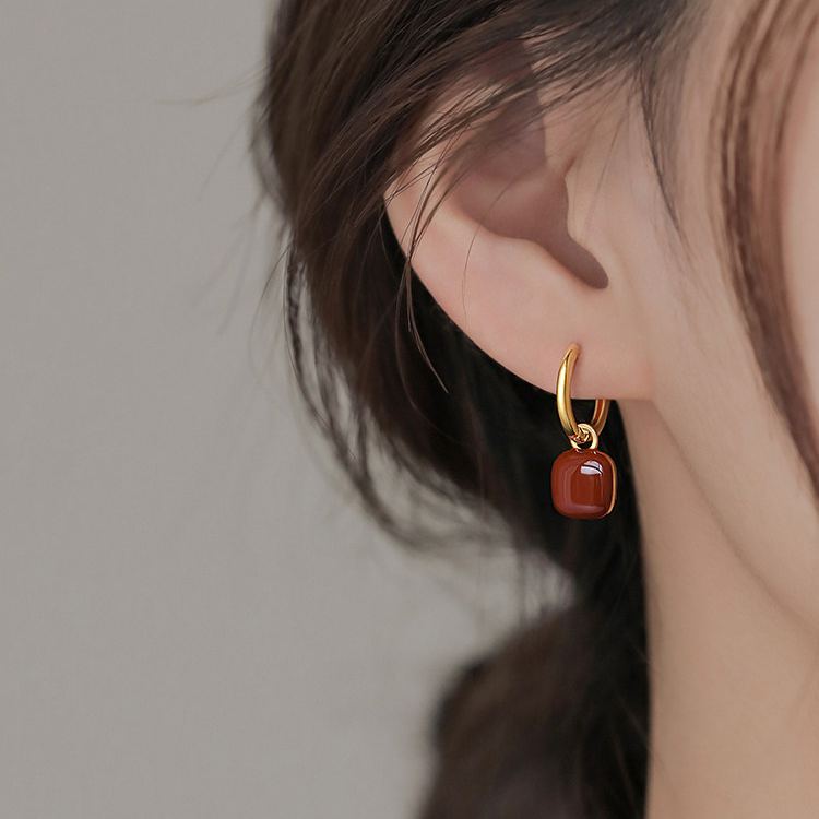 紅色&牛油果綠方塊耳扣耳環