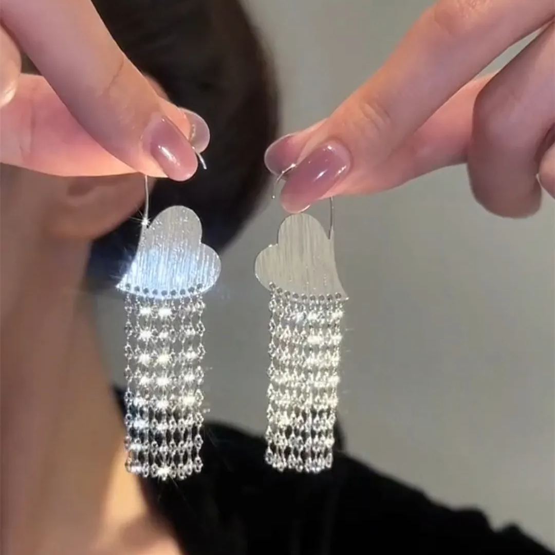 銀色愛心亮片流蘇耳環