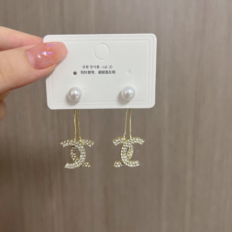 珍珠輕奢個性雙C耳環   