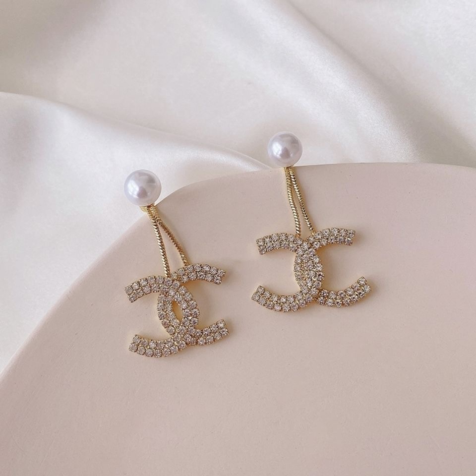 珍珠輕奢個性雙C耳環   