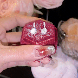 一克拉莫桑鑽氣質耳環