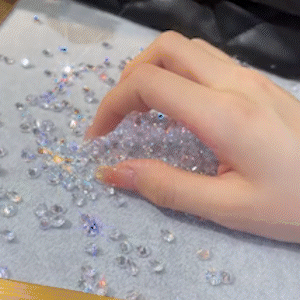 一克拉莫桑鑽氣質耳環