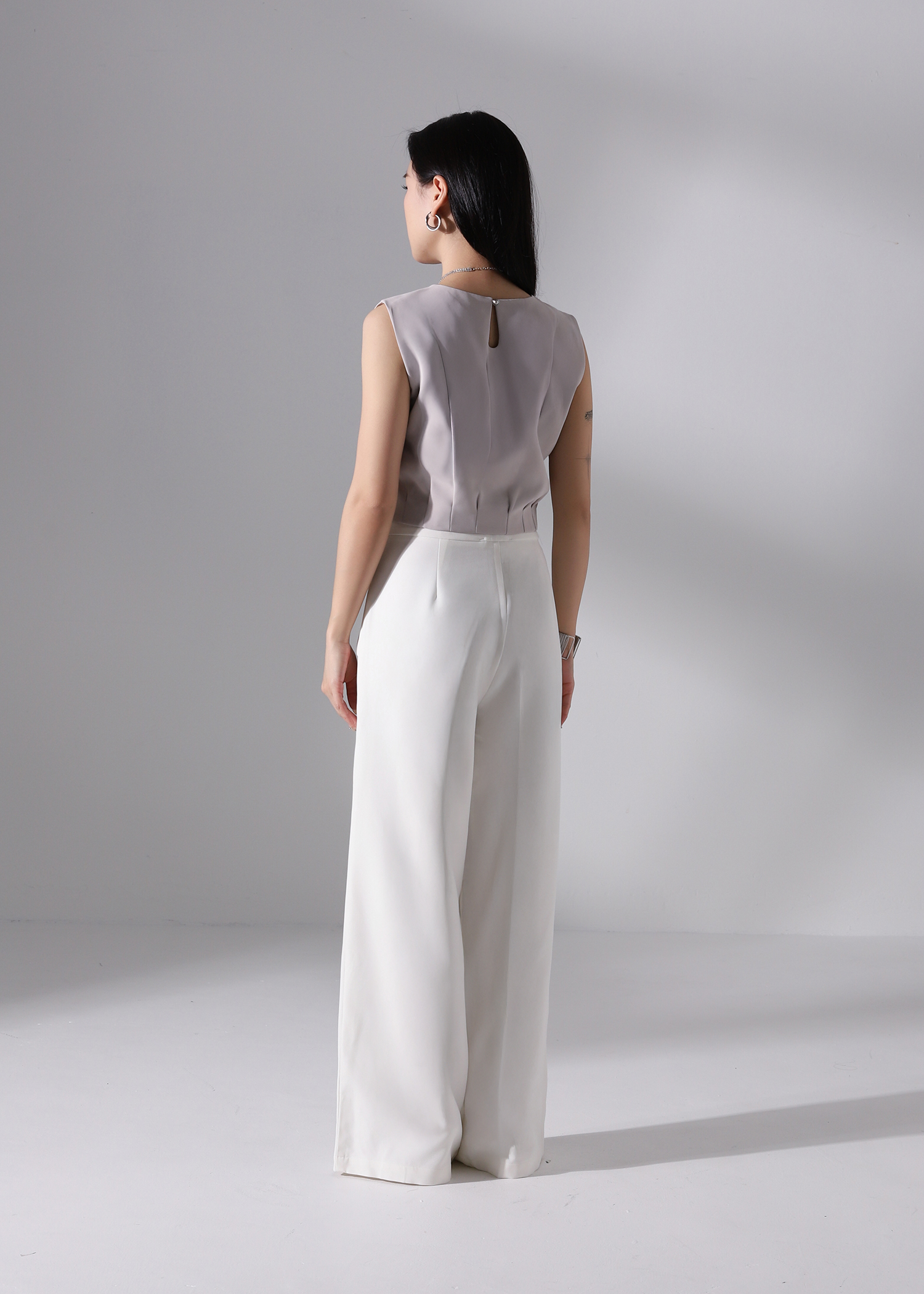 Sleeveless Plain Top AC917