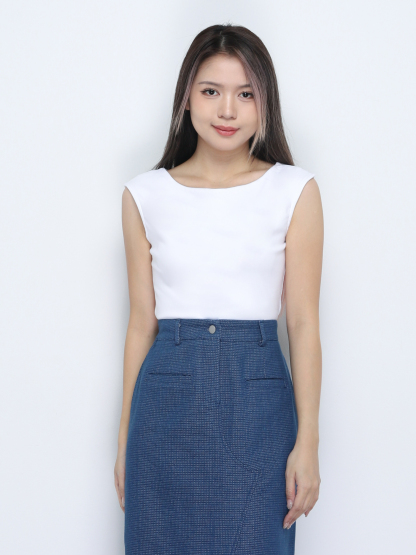 Boat Neckline Sleeveless Top 34669