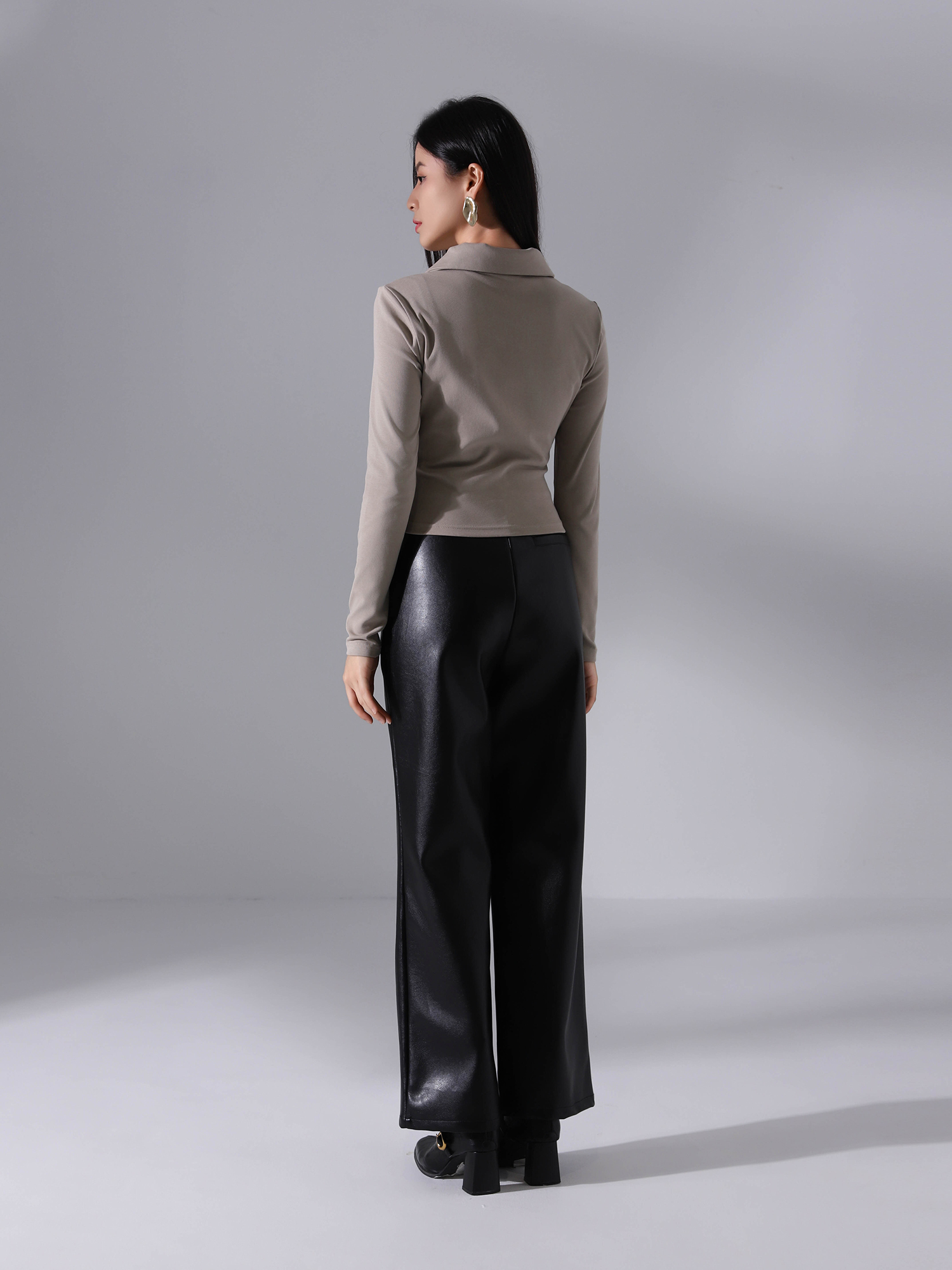 Front Diamond Button Top AC174