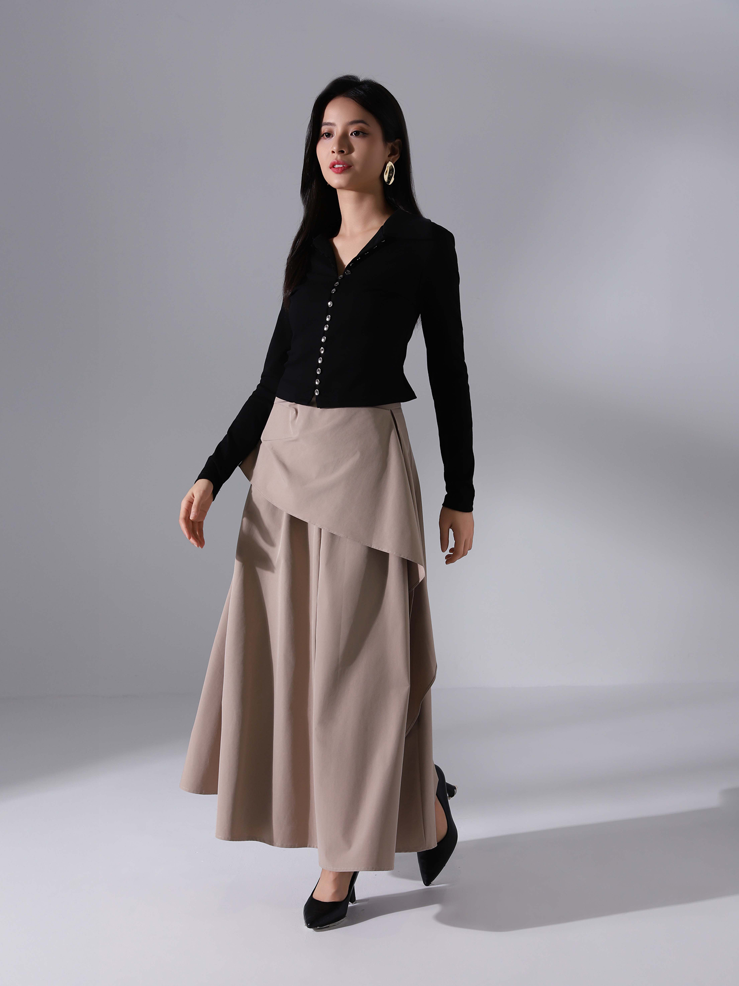 Front Diamond Button Top AC174