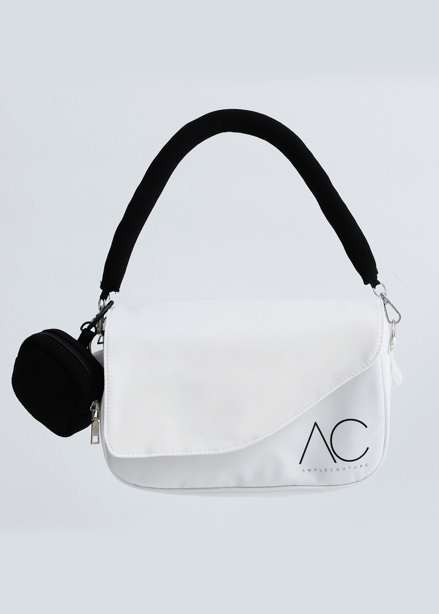 AC white bag (fashion show ) 