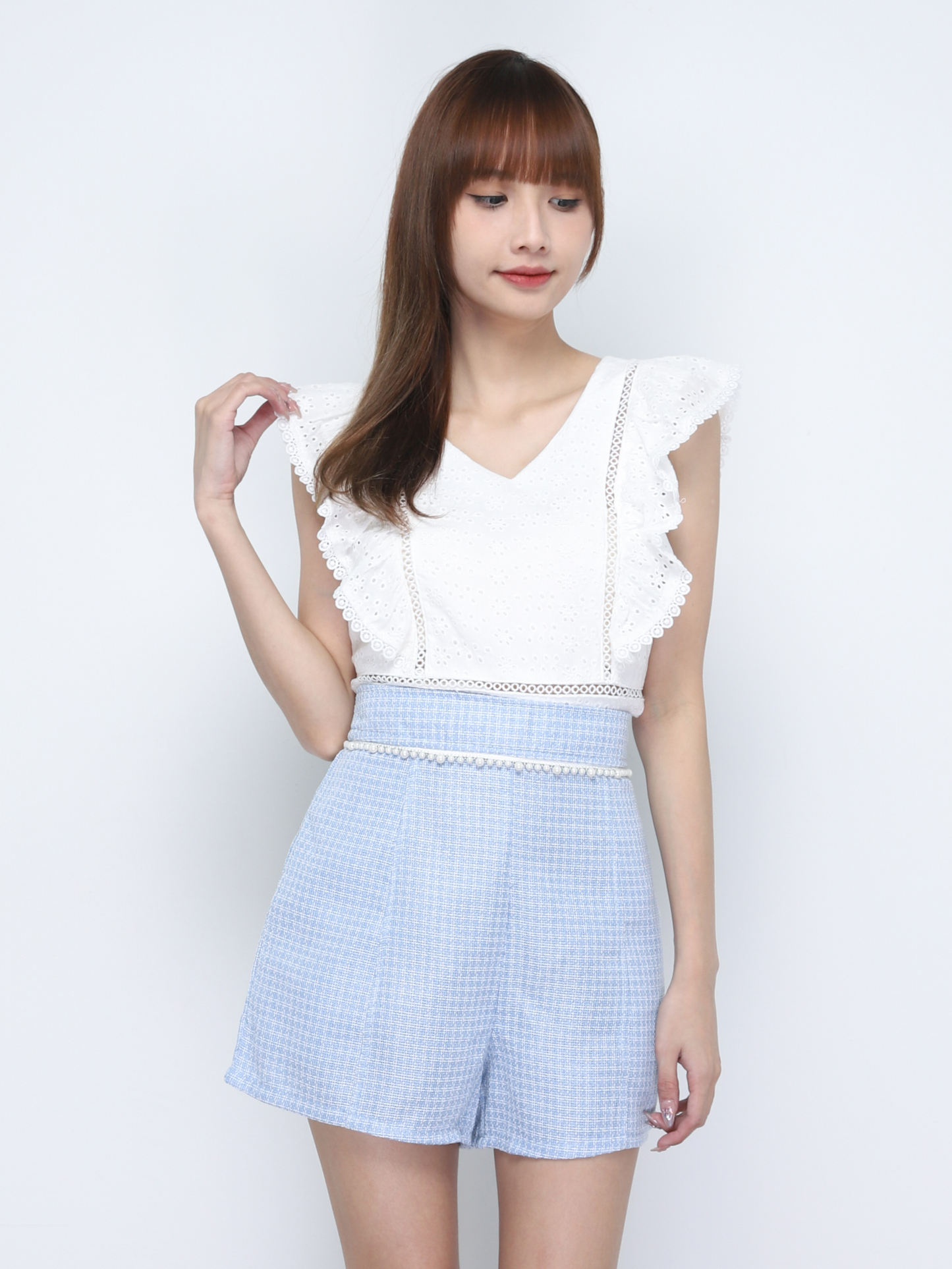 V Neck Eyelet Set 19544