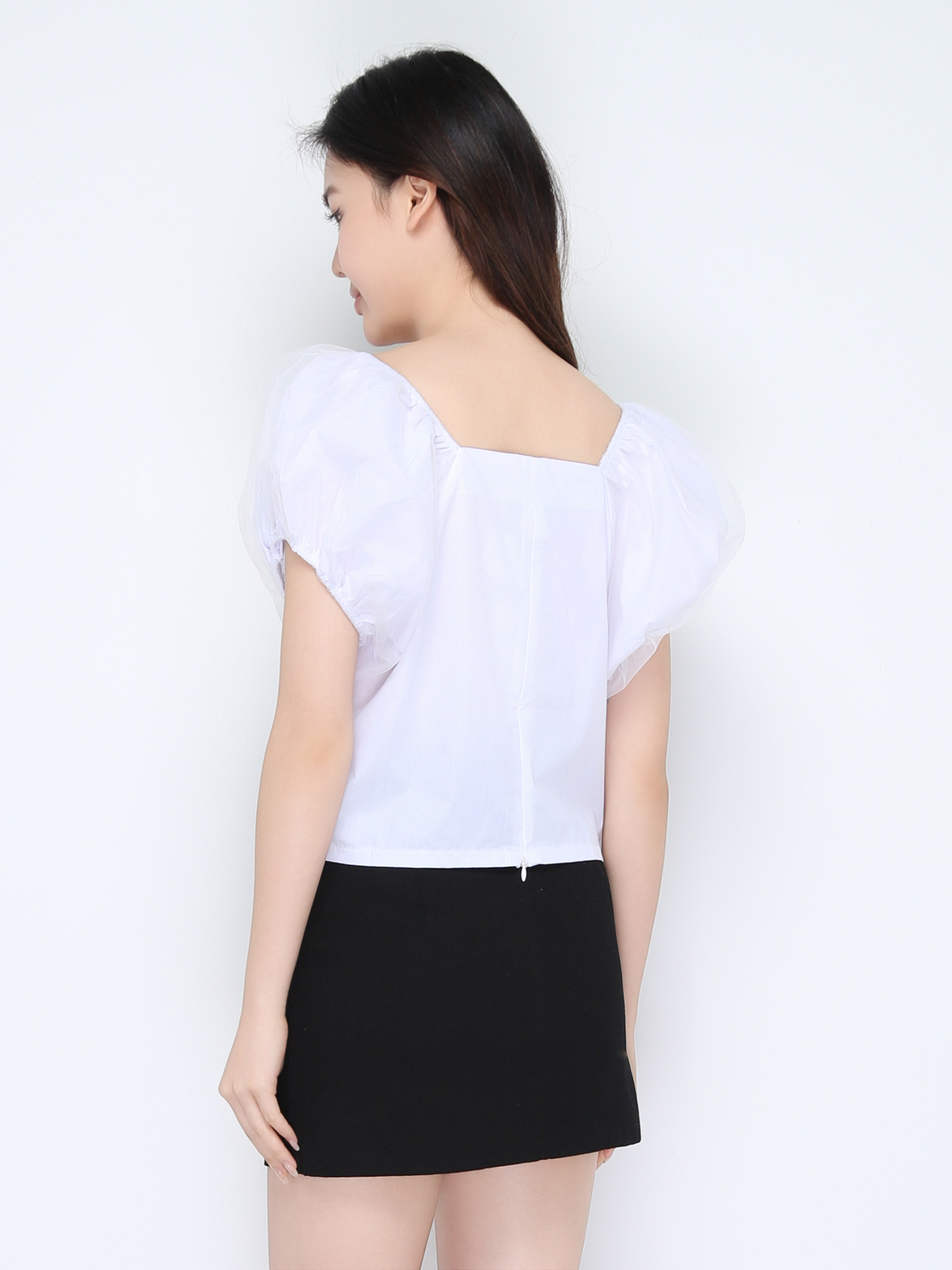 Put Net Sleeve With Decorative Button Top 22130