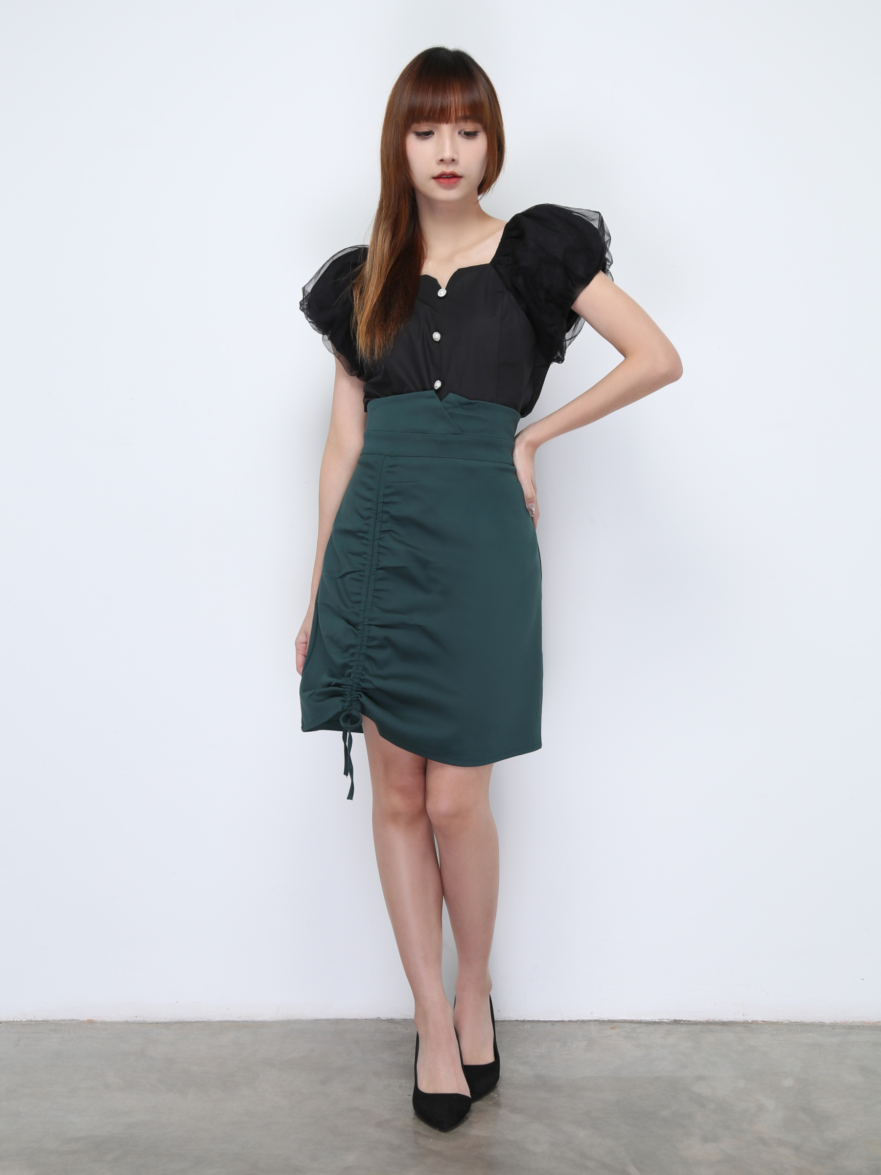 Put Net Sleeve With Decorative Button Top 22130