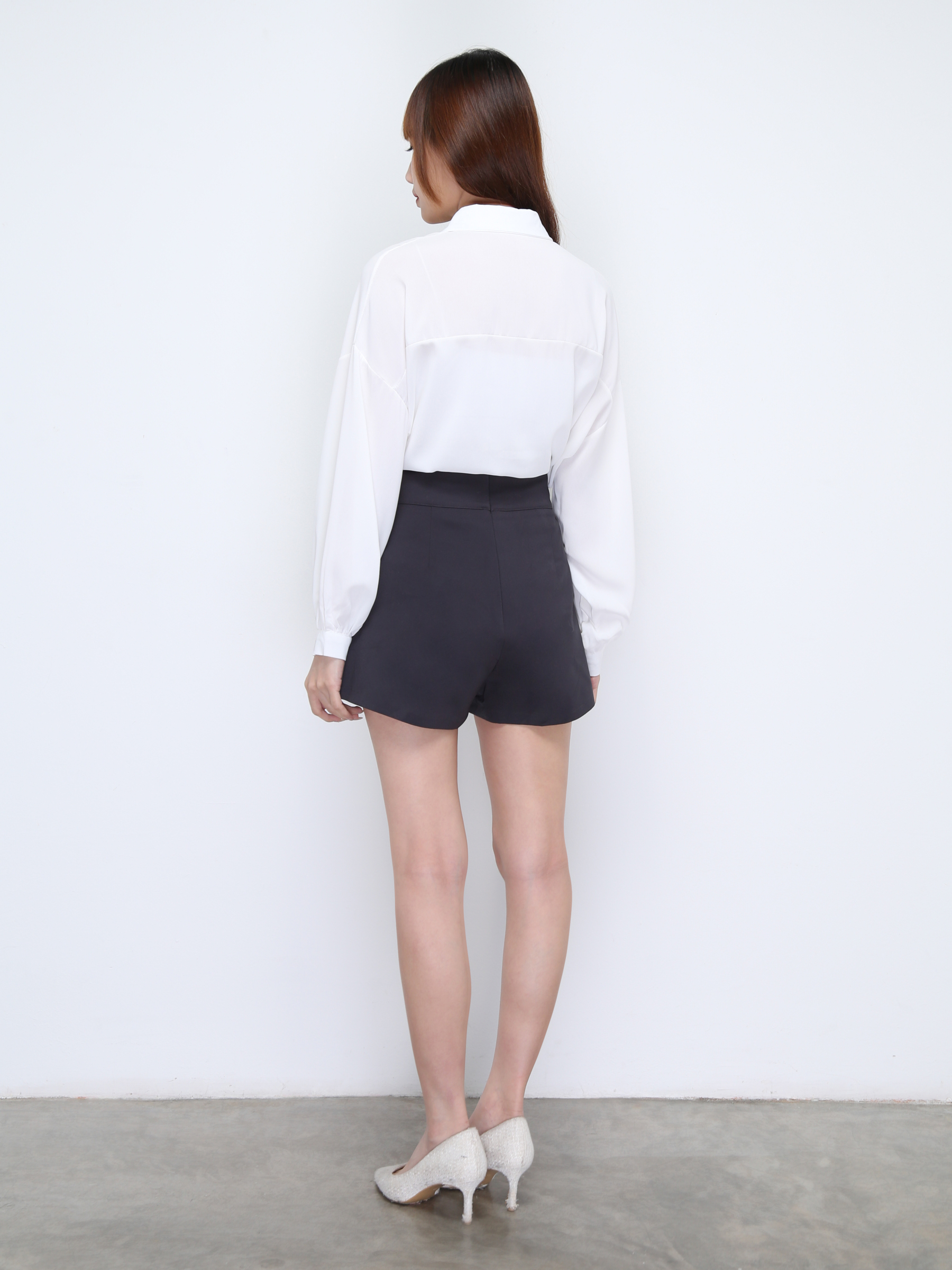 High Waist Front Decorative Button Short Pants 22056