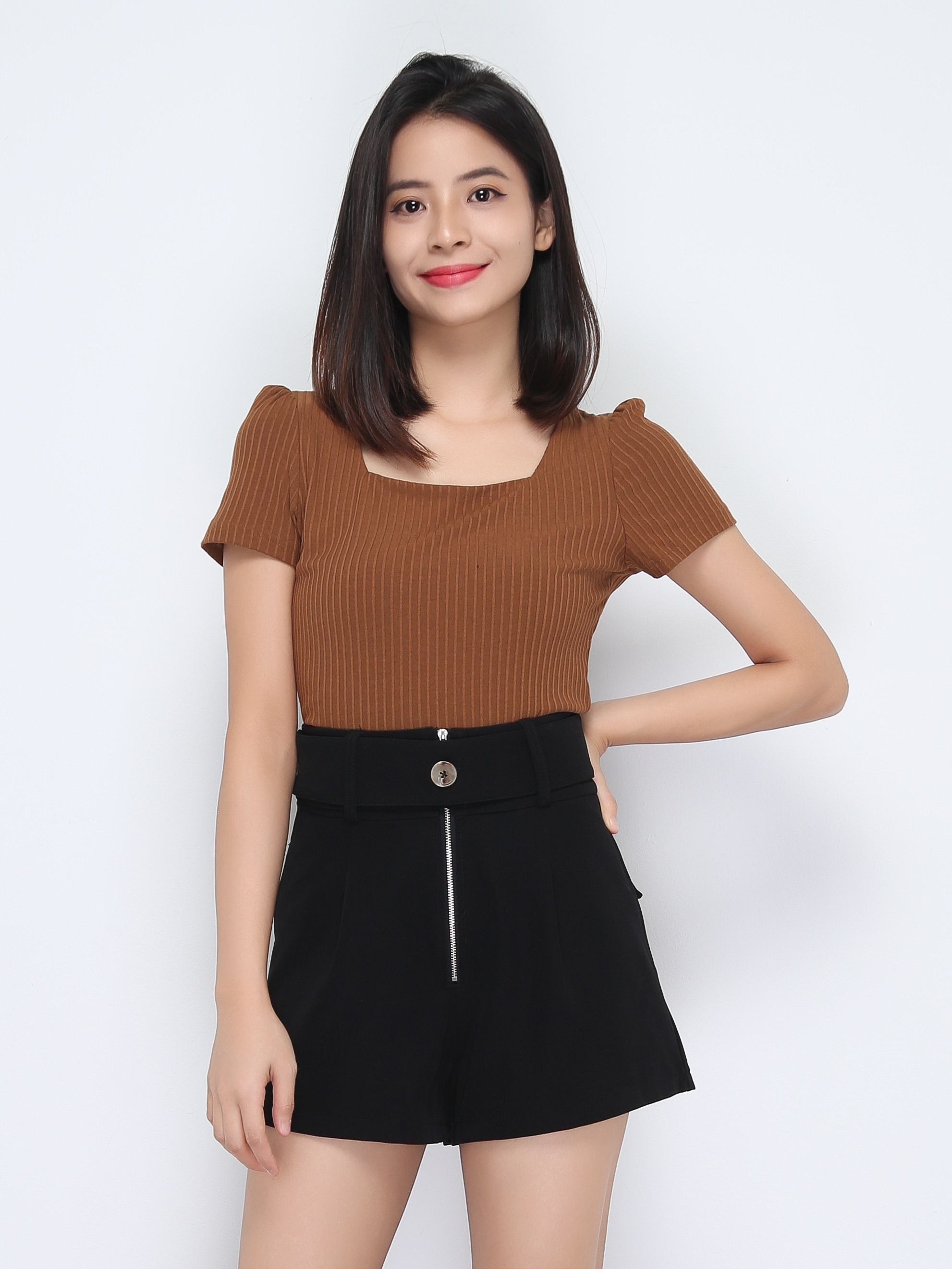 High Waist Decorative Belt Front Zip Short Pants 22258