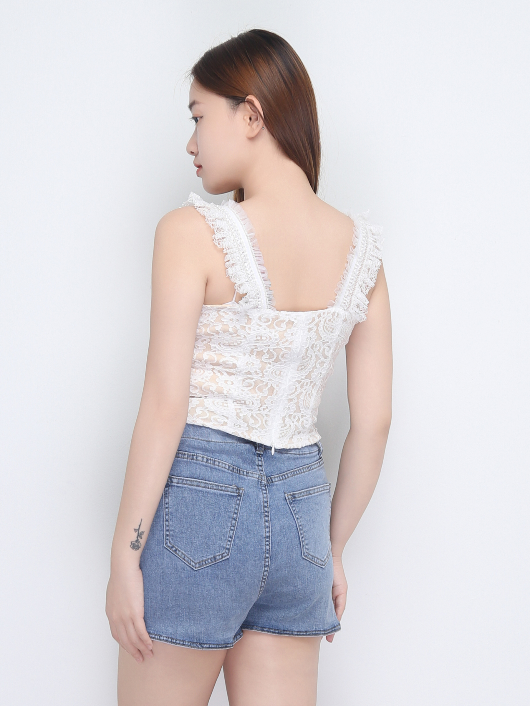 Sleeveless Lace Top 22623