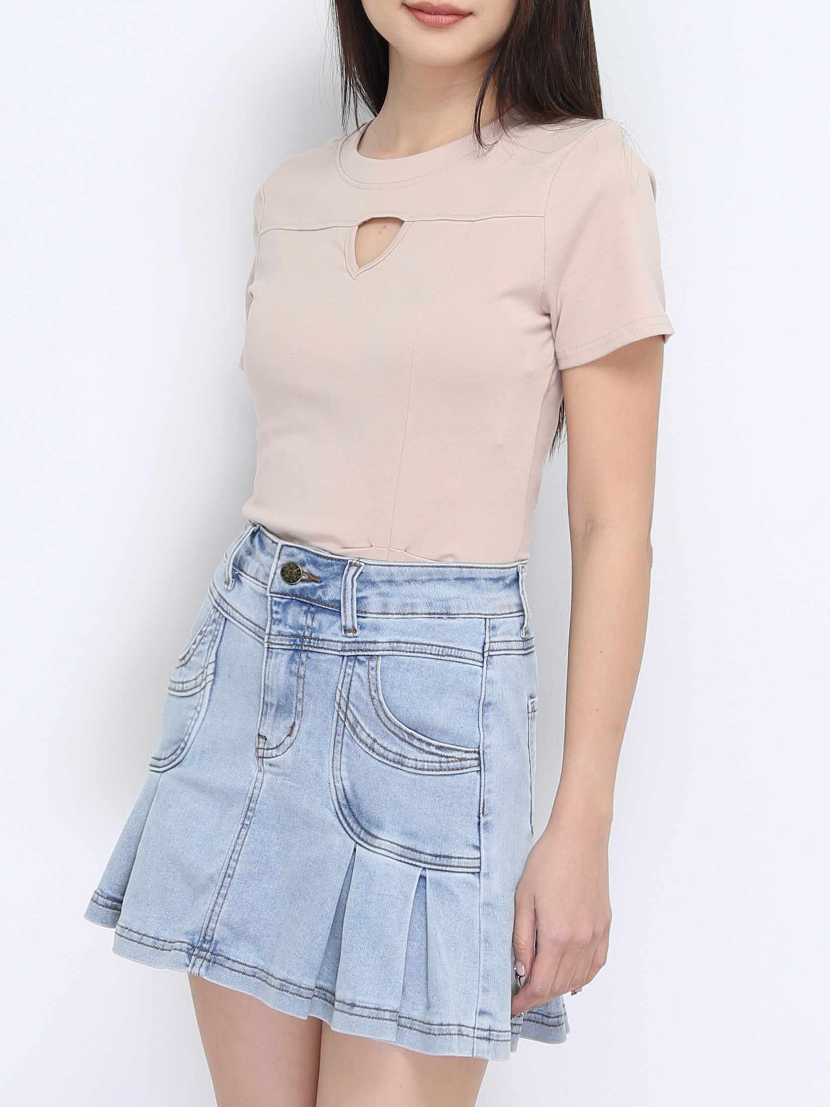 High Waist Front Button And Pocket Pleated Short Pant 22575