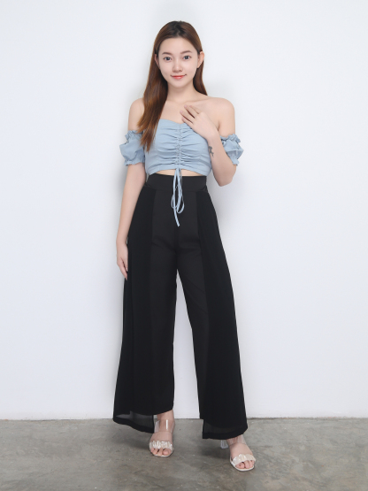 Short Sleeve Boat Neckline Pleated Top 22732