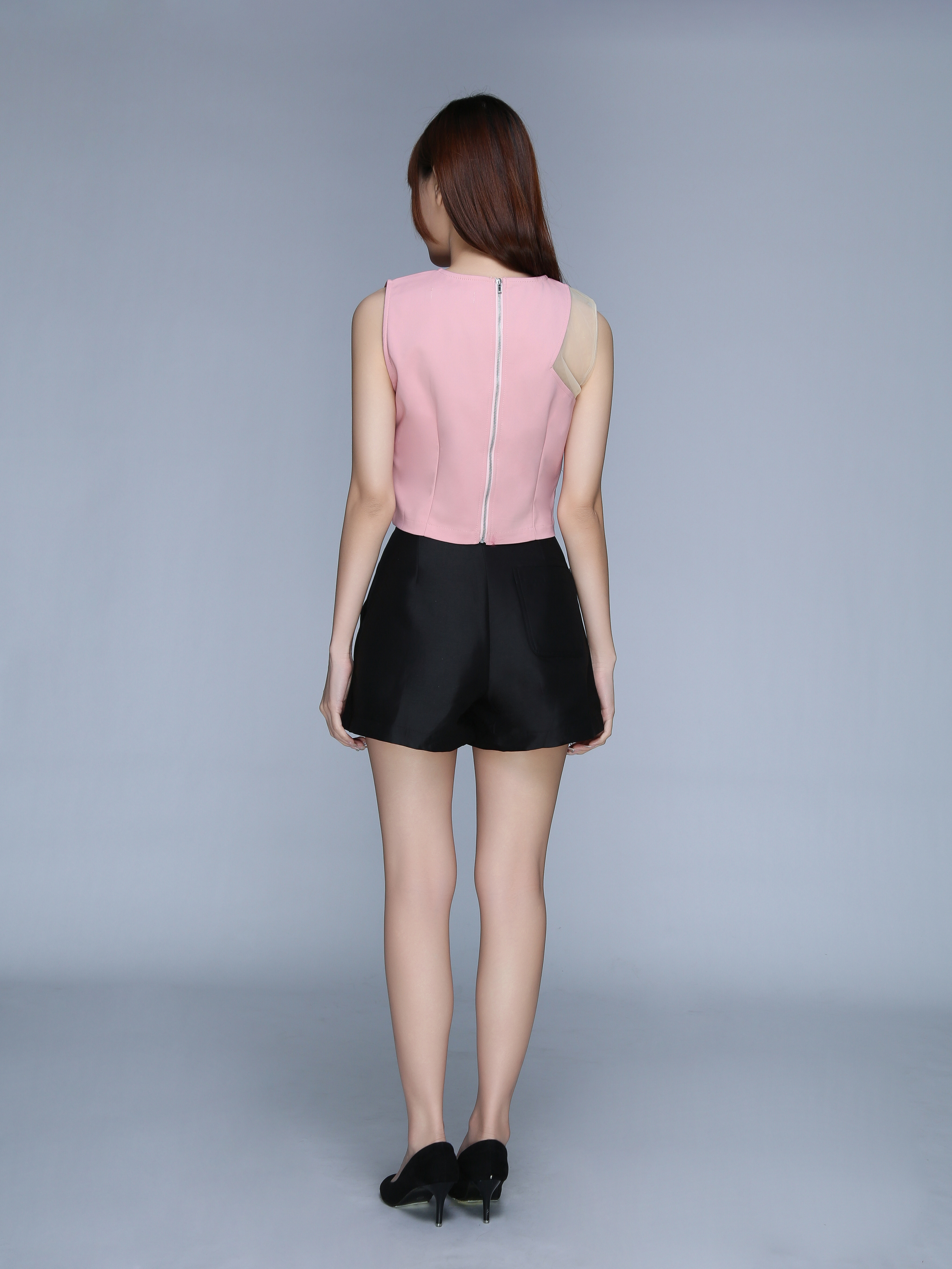 Sleeveless Back Zip U Neck Top 22768