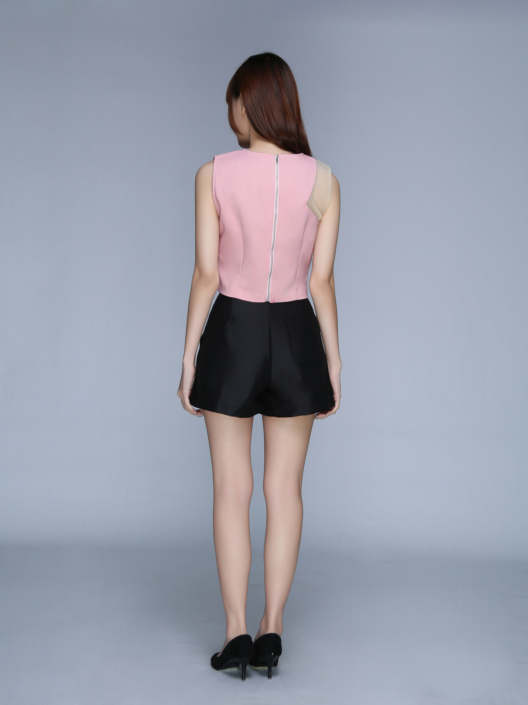 Sleeveless Back Zip U Neck Top 22768