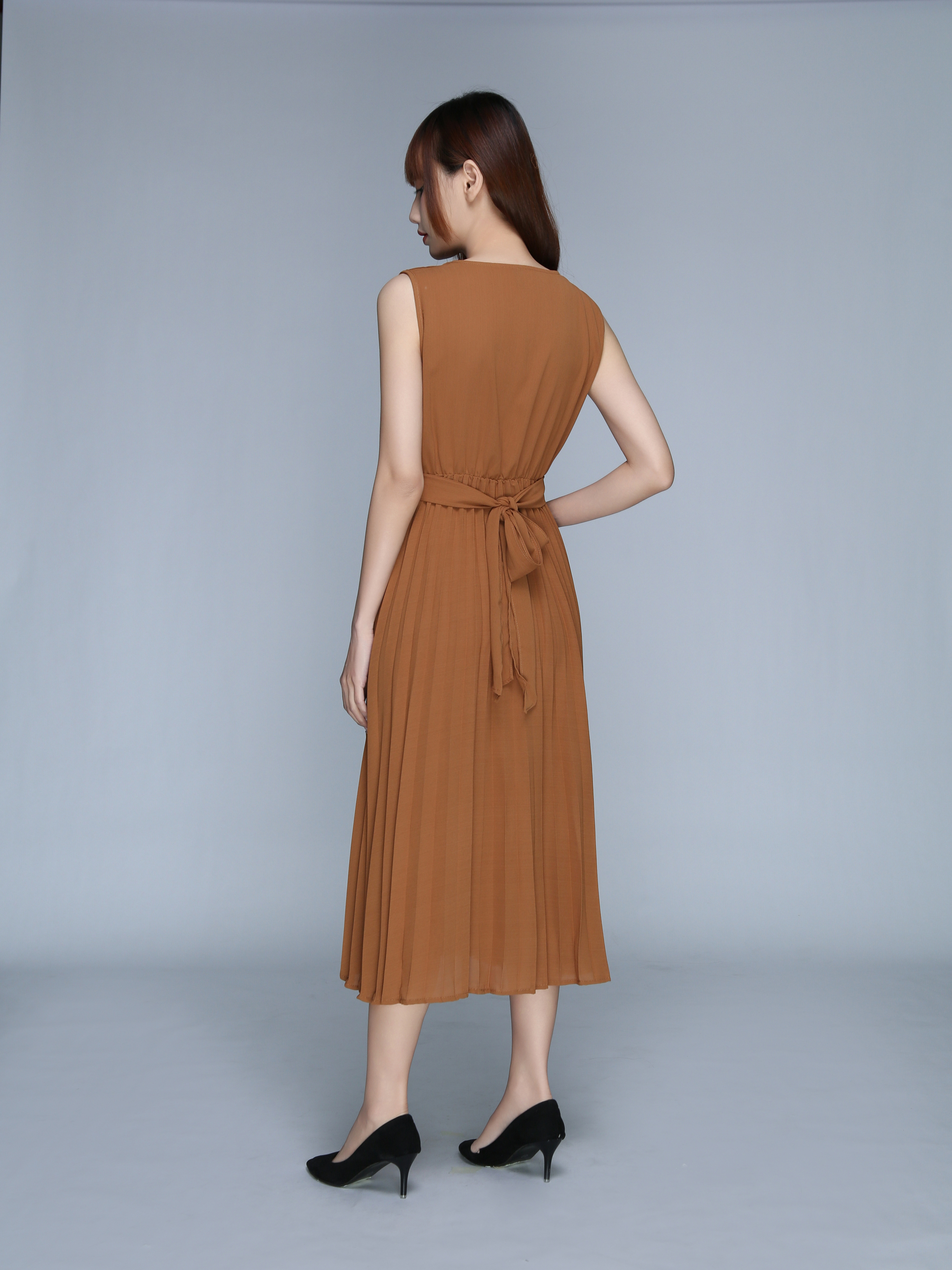 Sleeveless Pleated Front Button Dress 22901