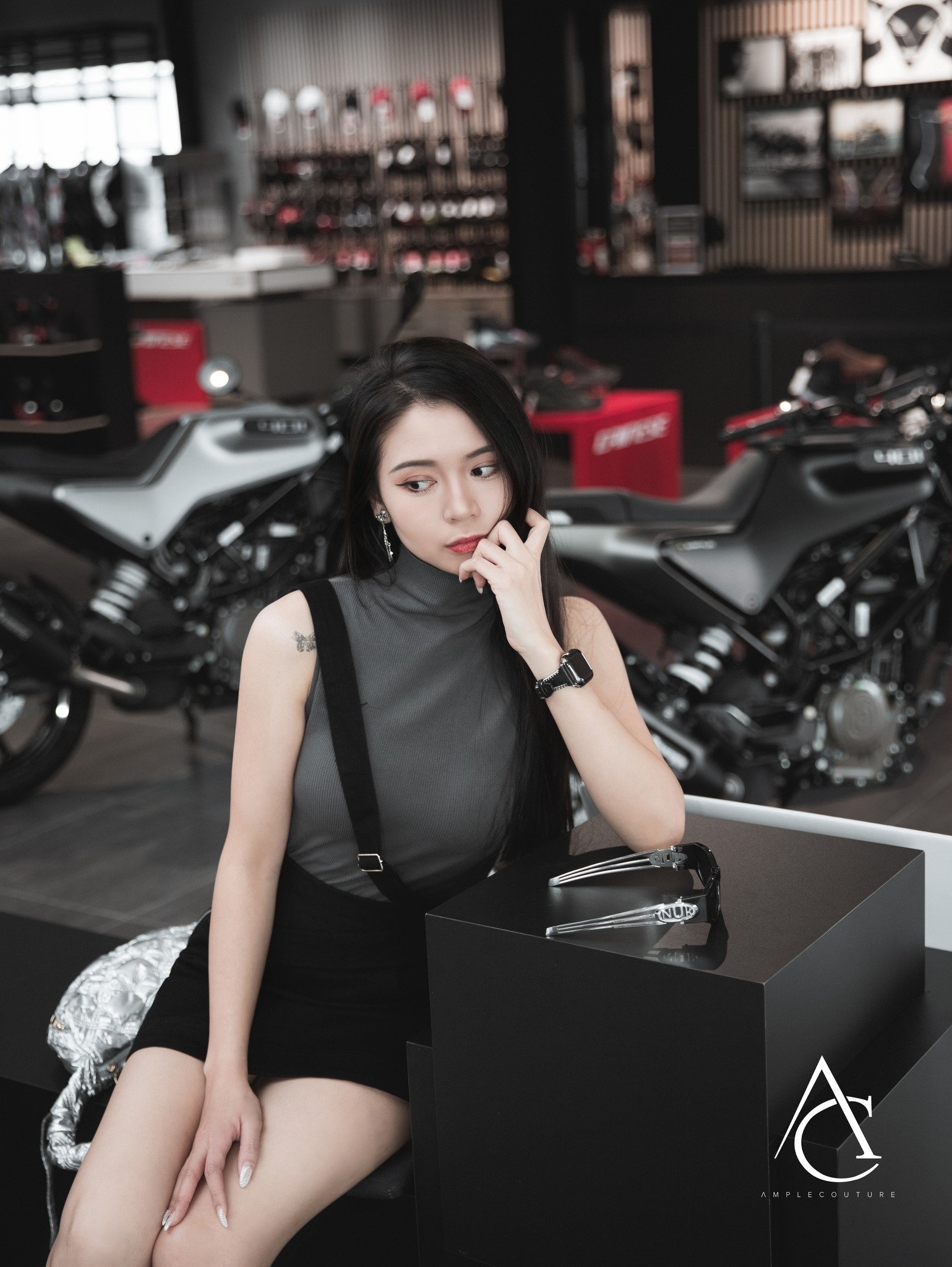 Sleeveless Turtle Neck Top 26322
