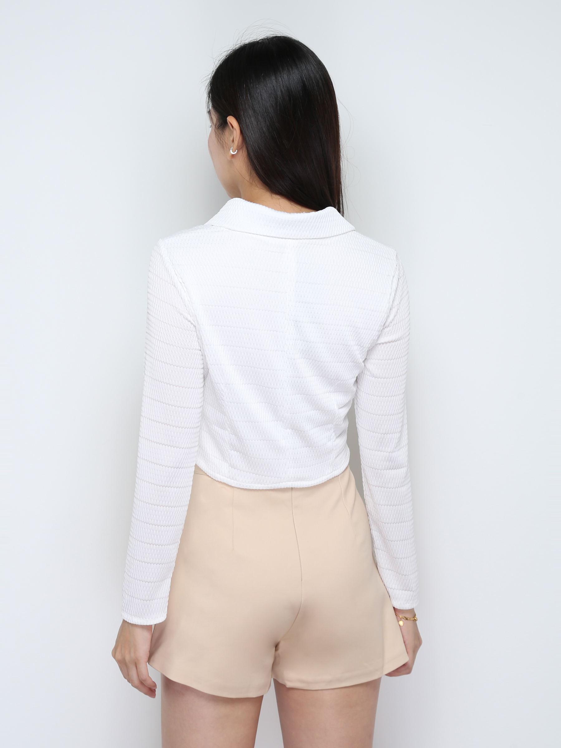 Collar Long Sleeve Decorative Necklace Top 28097