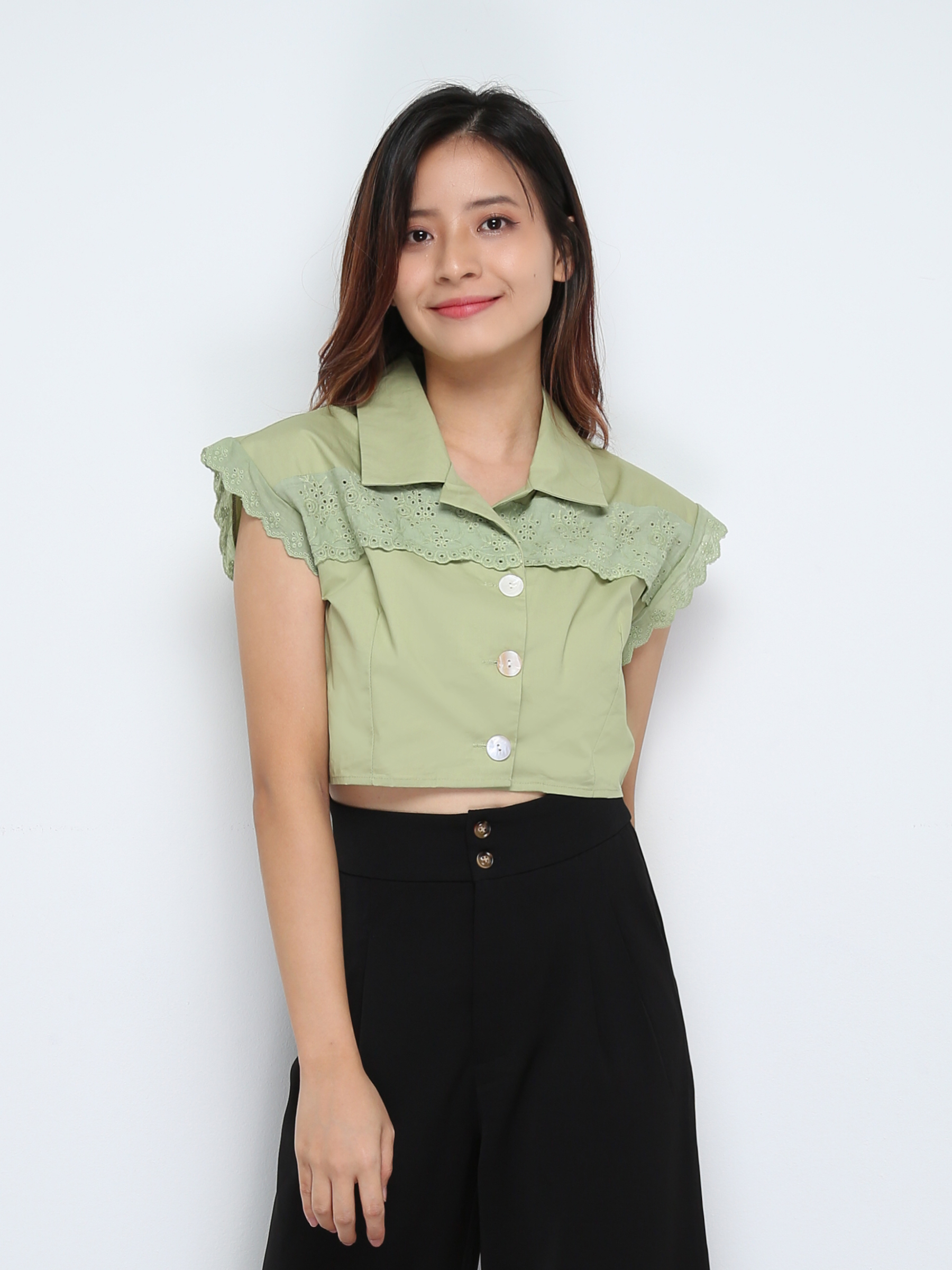 Sleeveless With Eyelet Front Button Top 28206