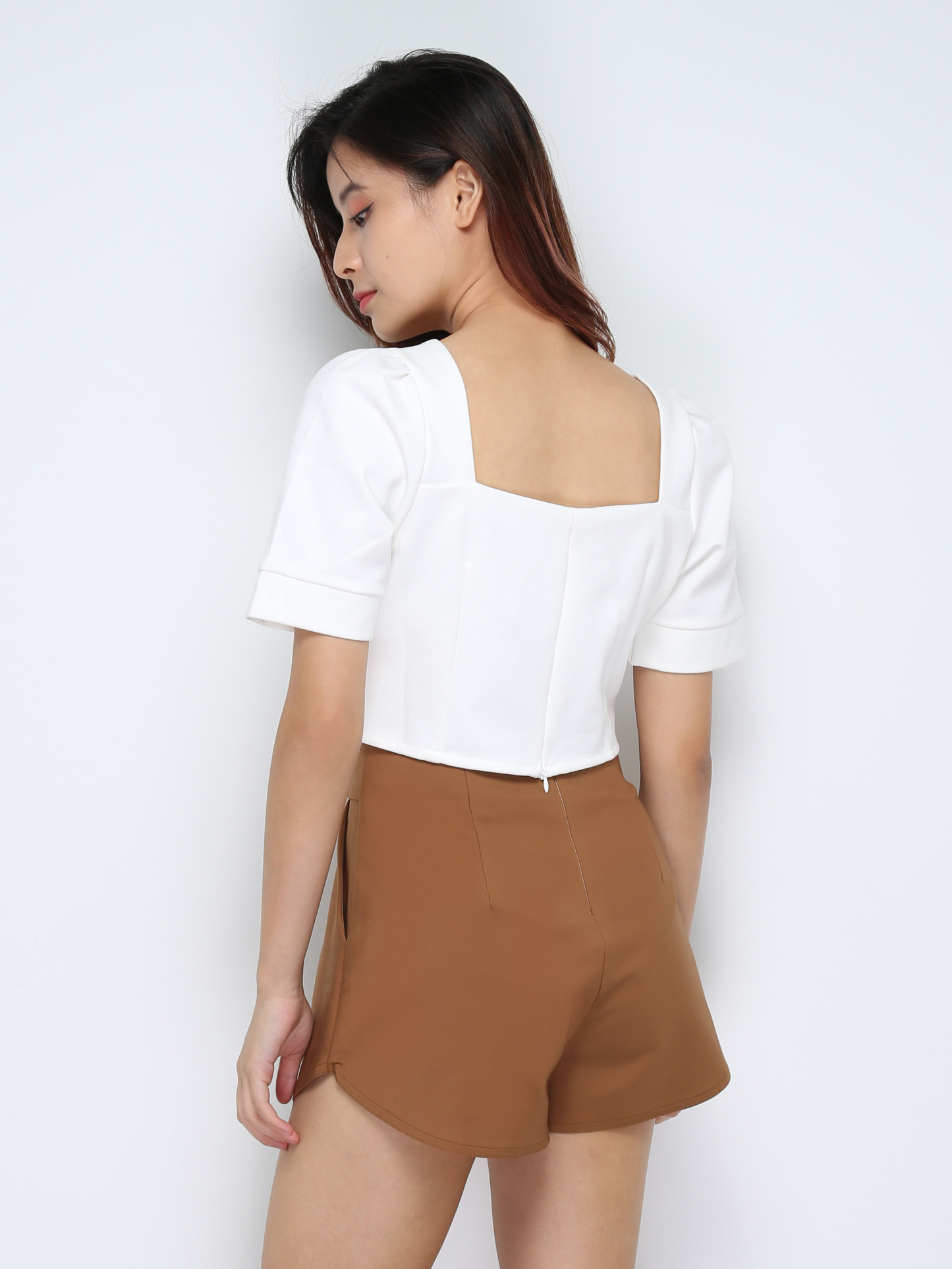 High Wist Front Decorative Front Gold Button Short Pants 28694