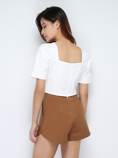 High Wist Front Decorative Front Gold Button Short Pants 28694