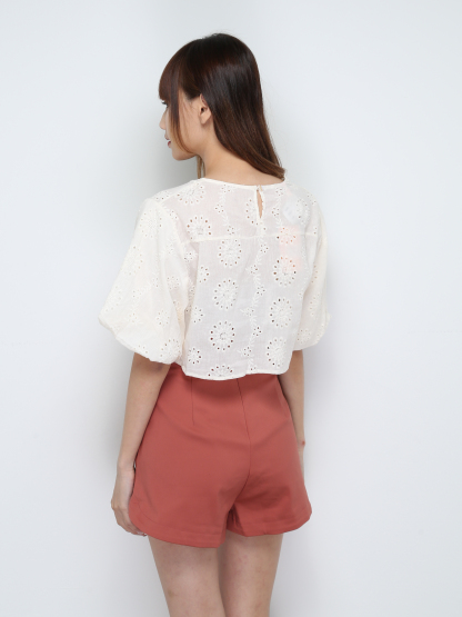 High Waist Pleated Back Zip Short Pants 28999