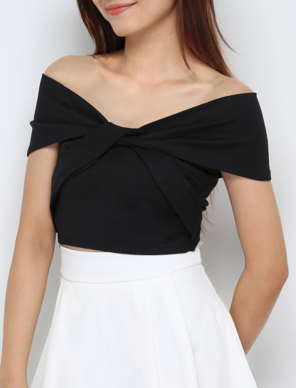 Sleeveless Pleated Top 30579