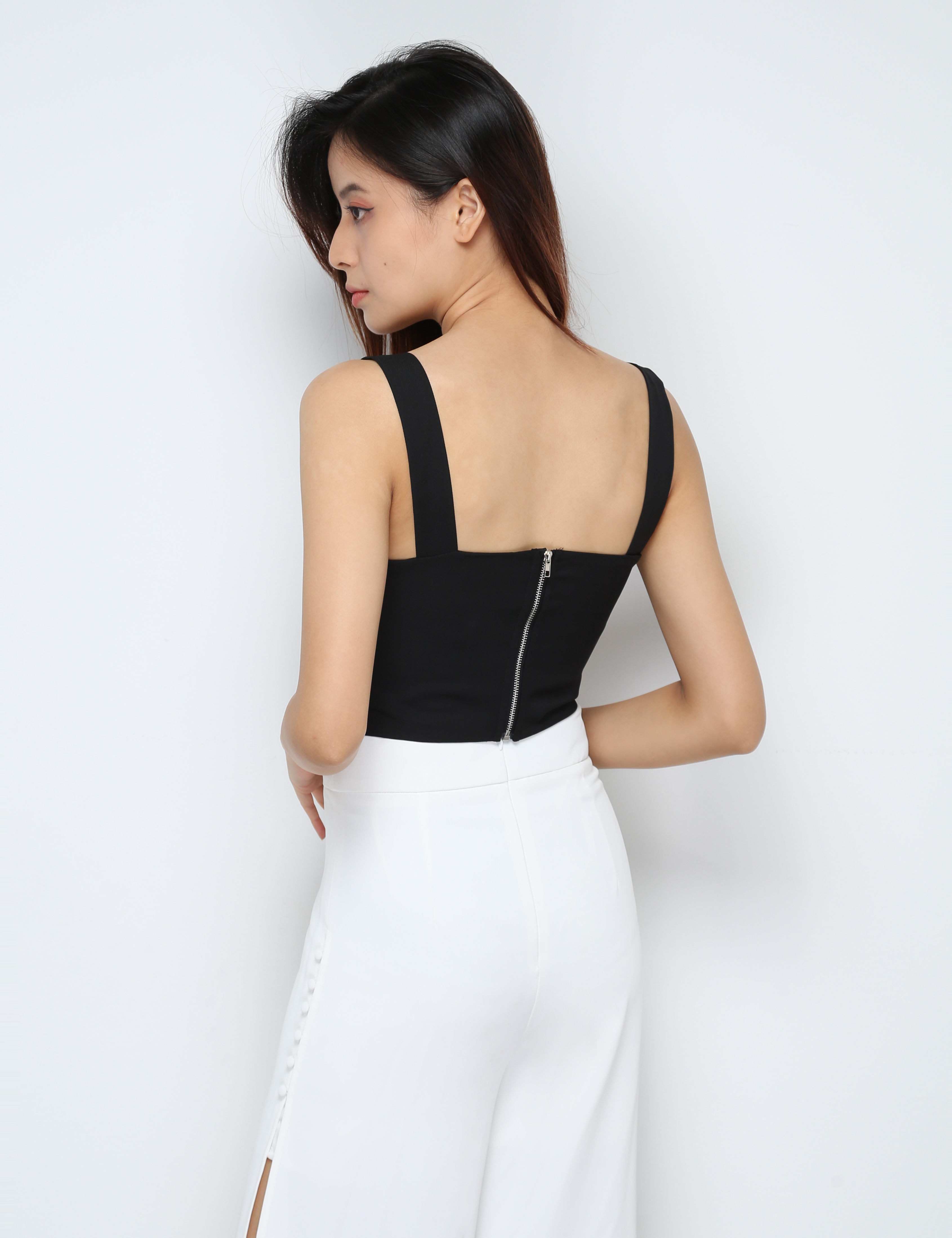 Sleeveless Back Zip Front Hole Top 30655