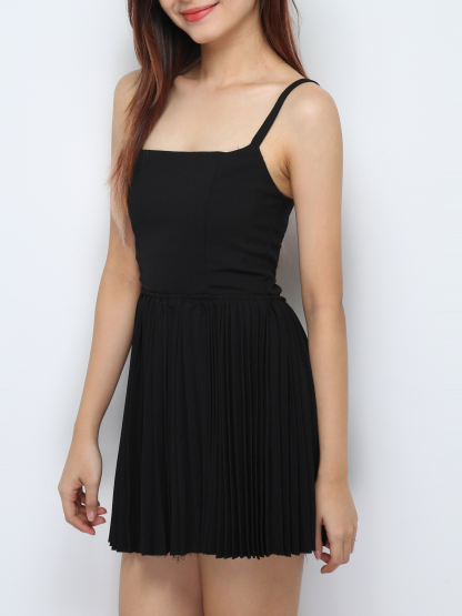 Sleeveless Pleated Dress 30660