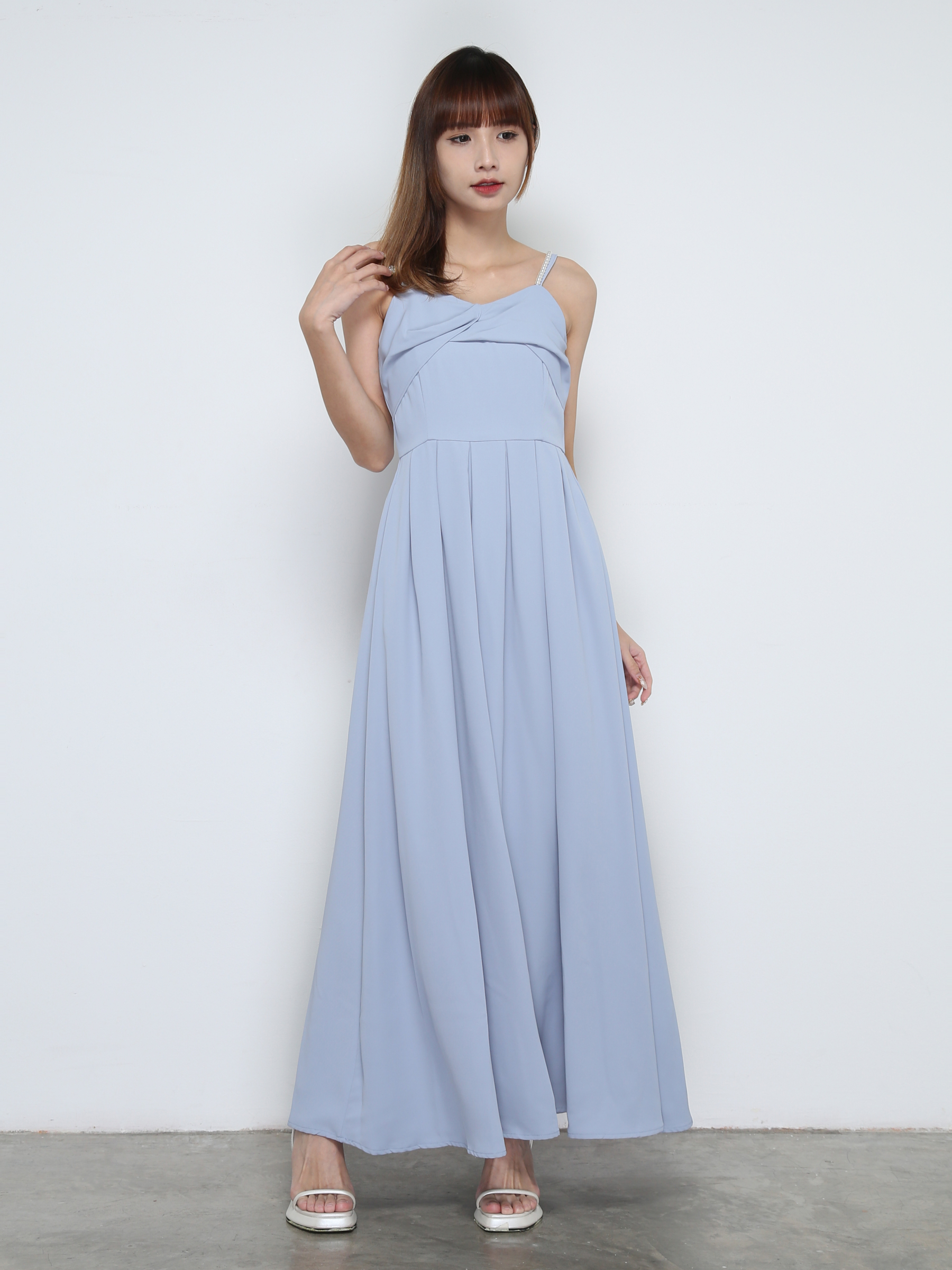 Sleeveless Pleated Dress 32030