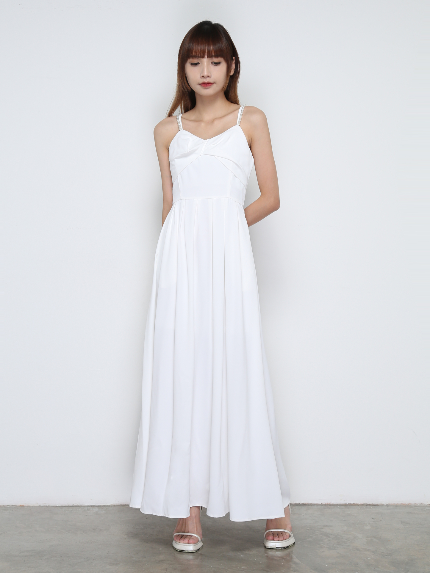 Sleeveless Pleated Dress 32030