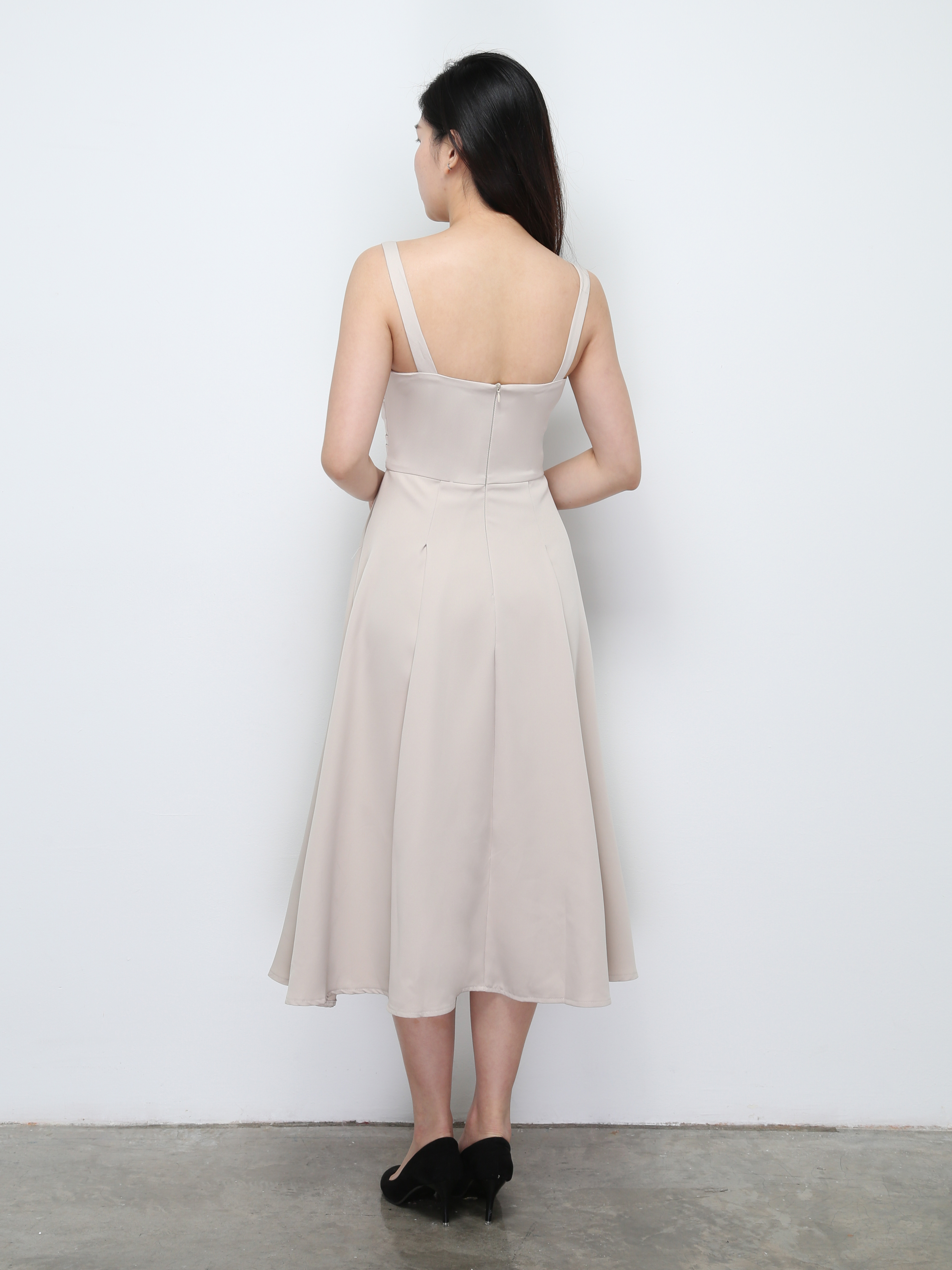 Sleeveless Pleated Dress 33055