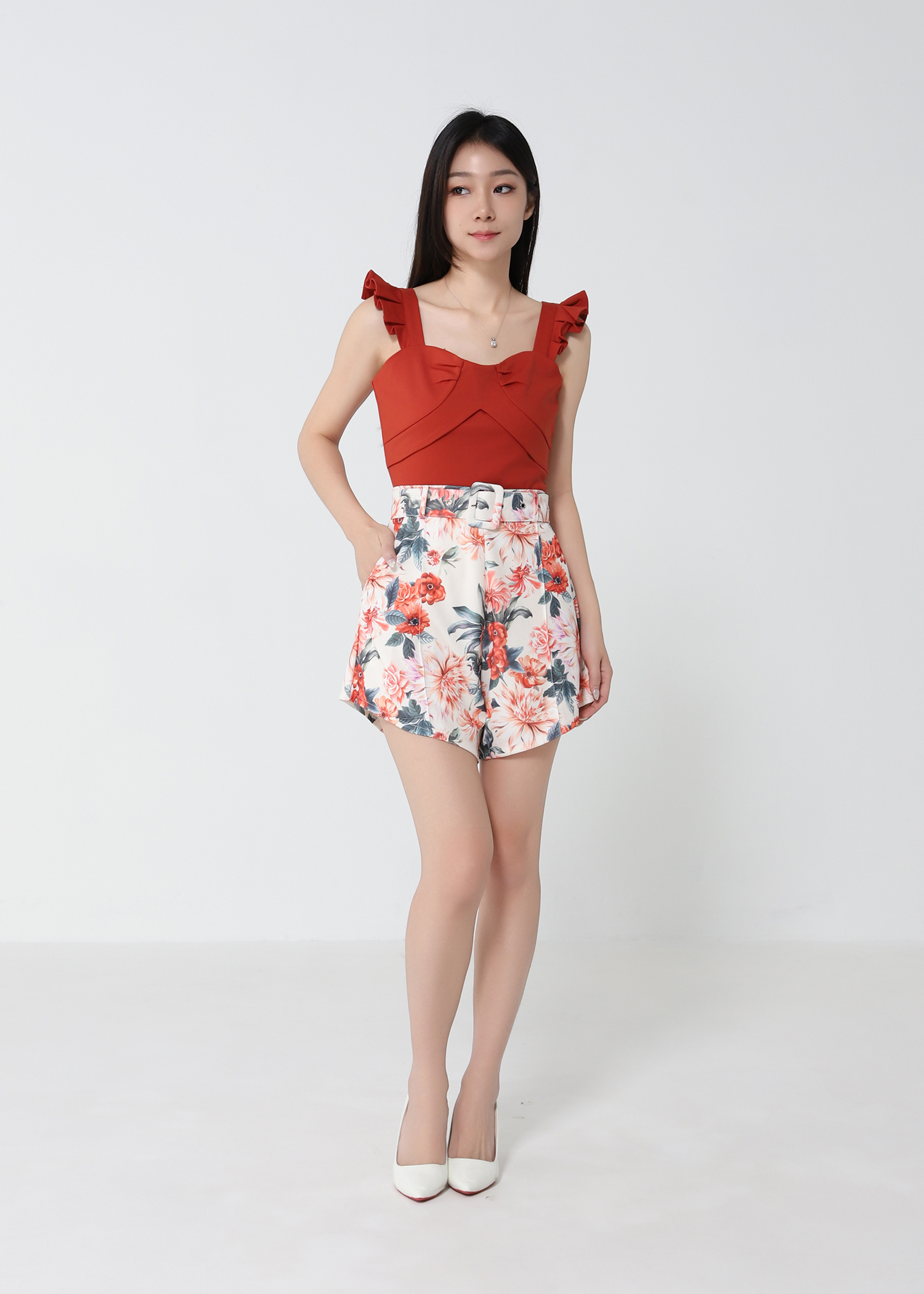 Sleeveless Top With Floral Short Pants Set 