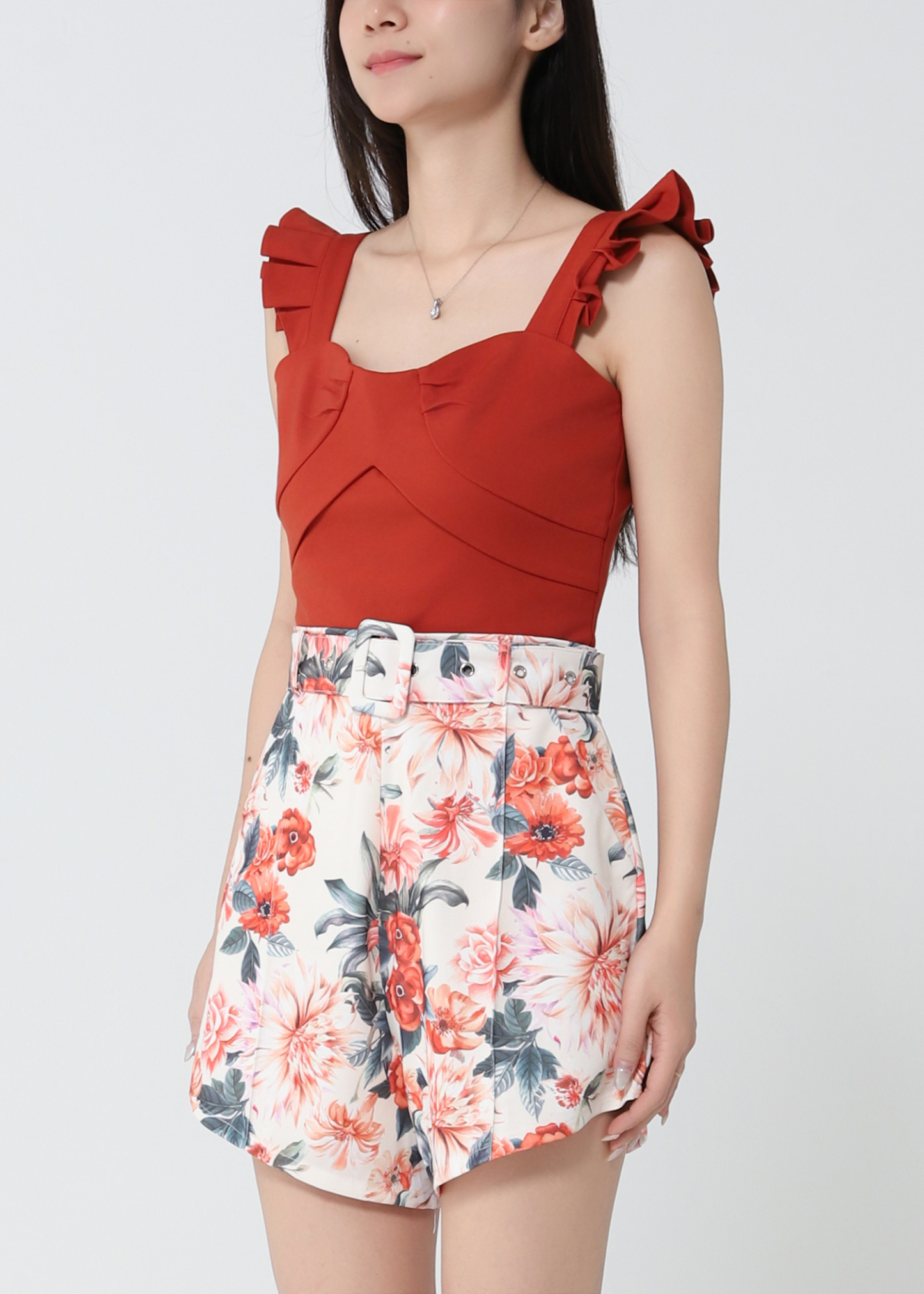 Sleeveless Top With Floral Short Pants Set 