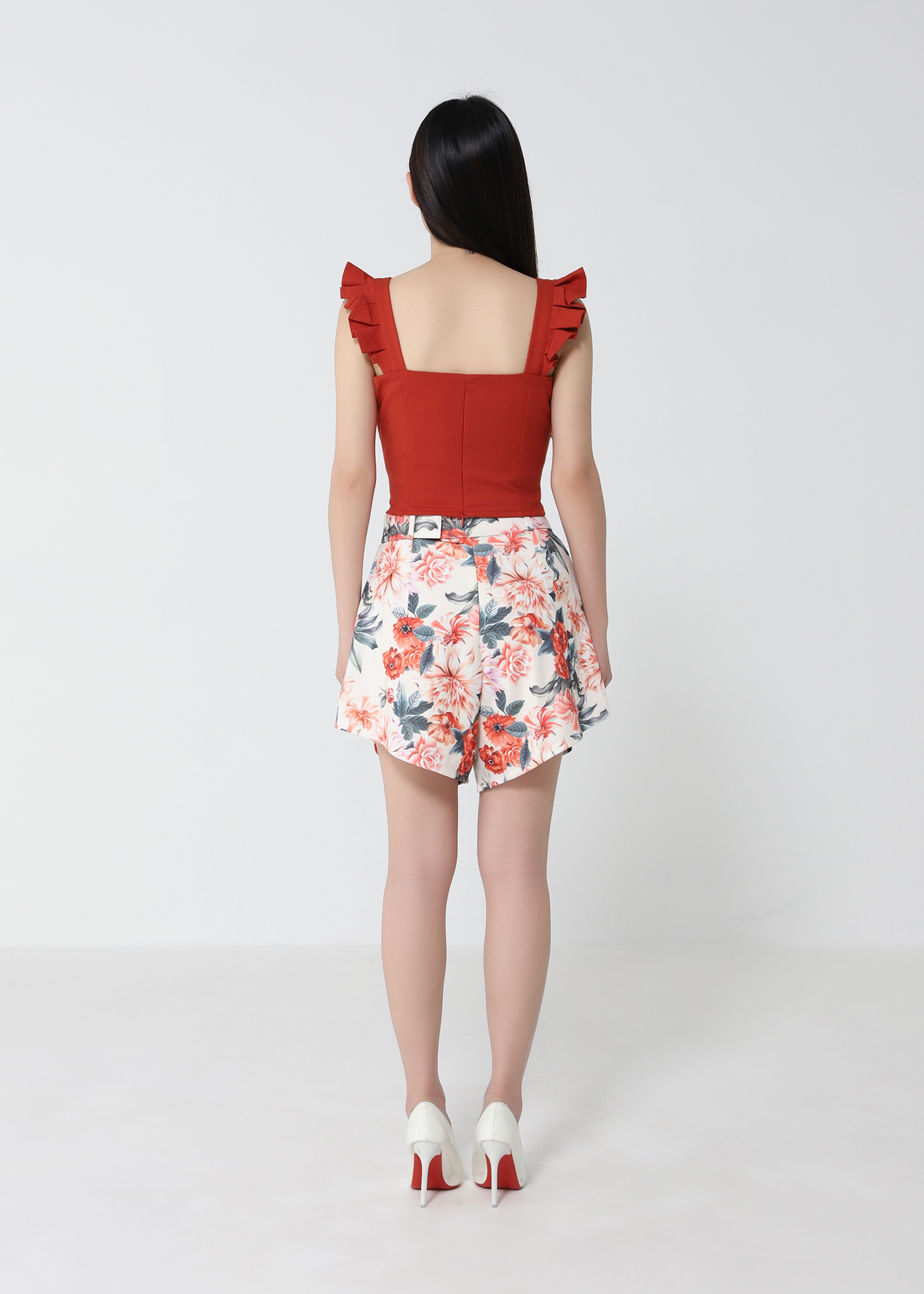 Sleeveless Top With Floral Short Pants Set 