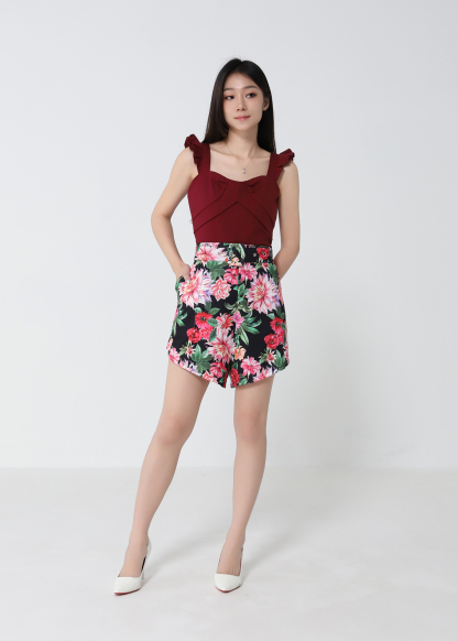 Sleeveless Top With Floral Short Pants Set 