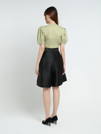 Front Button Top 34019