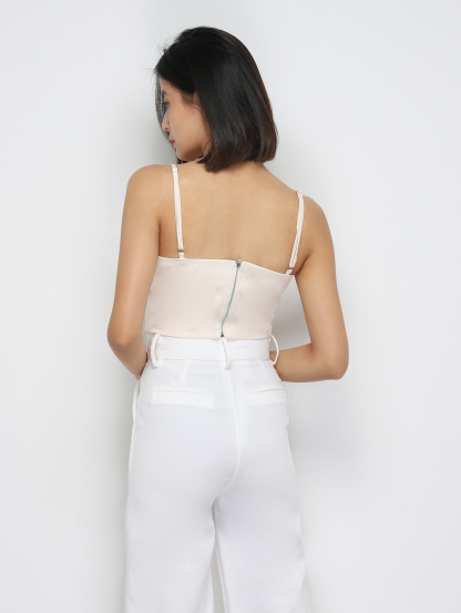Sleeveless Front Decoretive Flower Top 34560