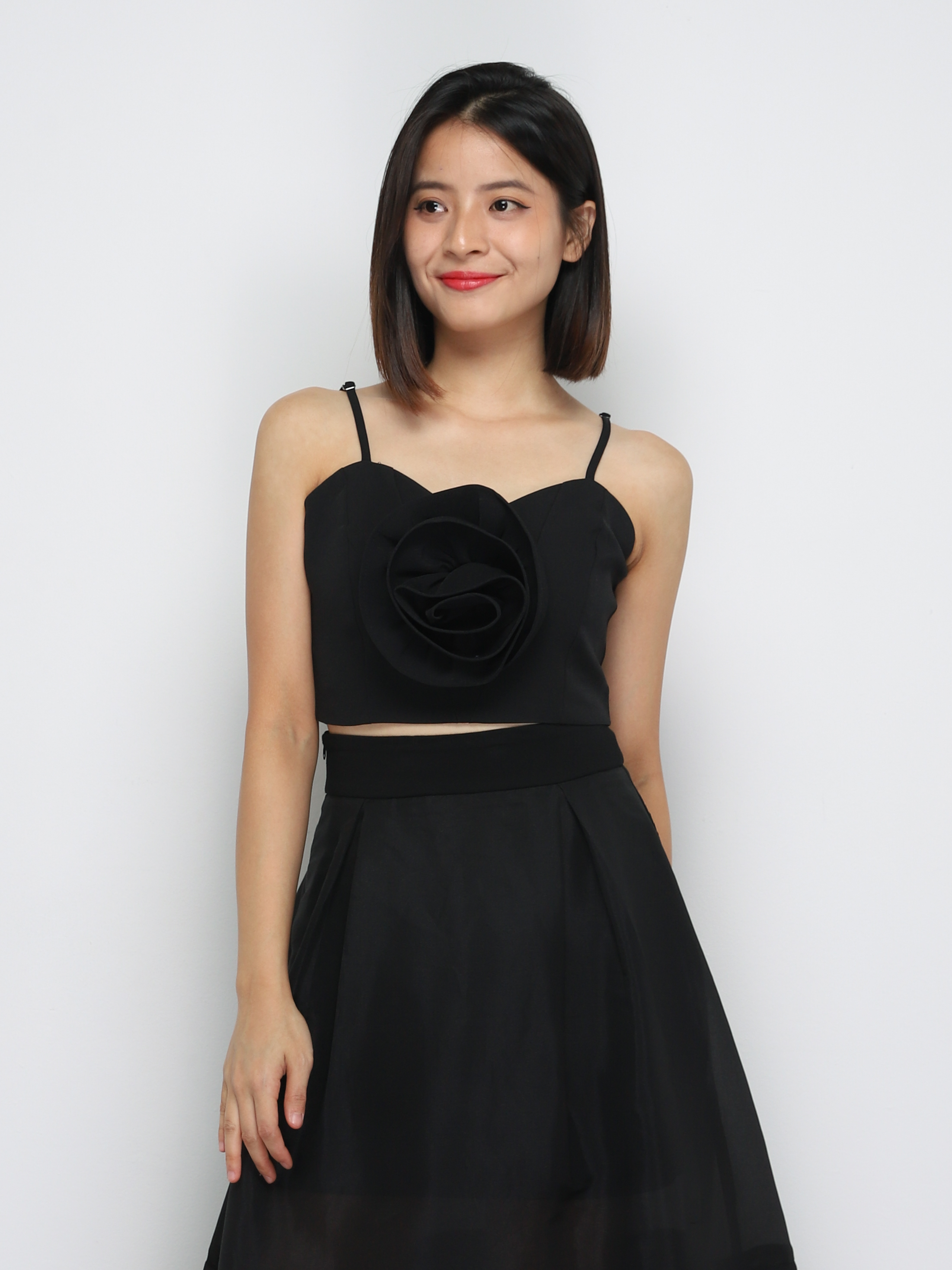 Sleeveless Front Decoretive Flower Top 34560