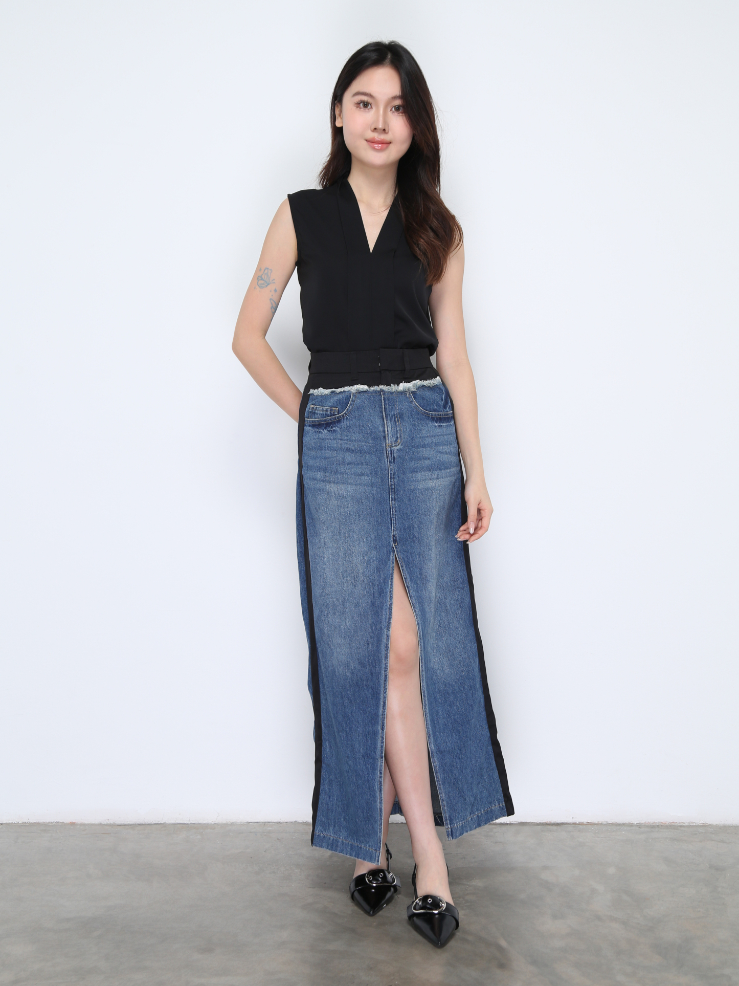 Sleeveless V Neck Top 36160