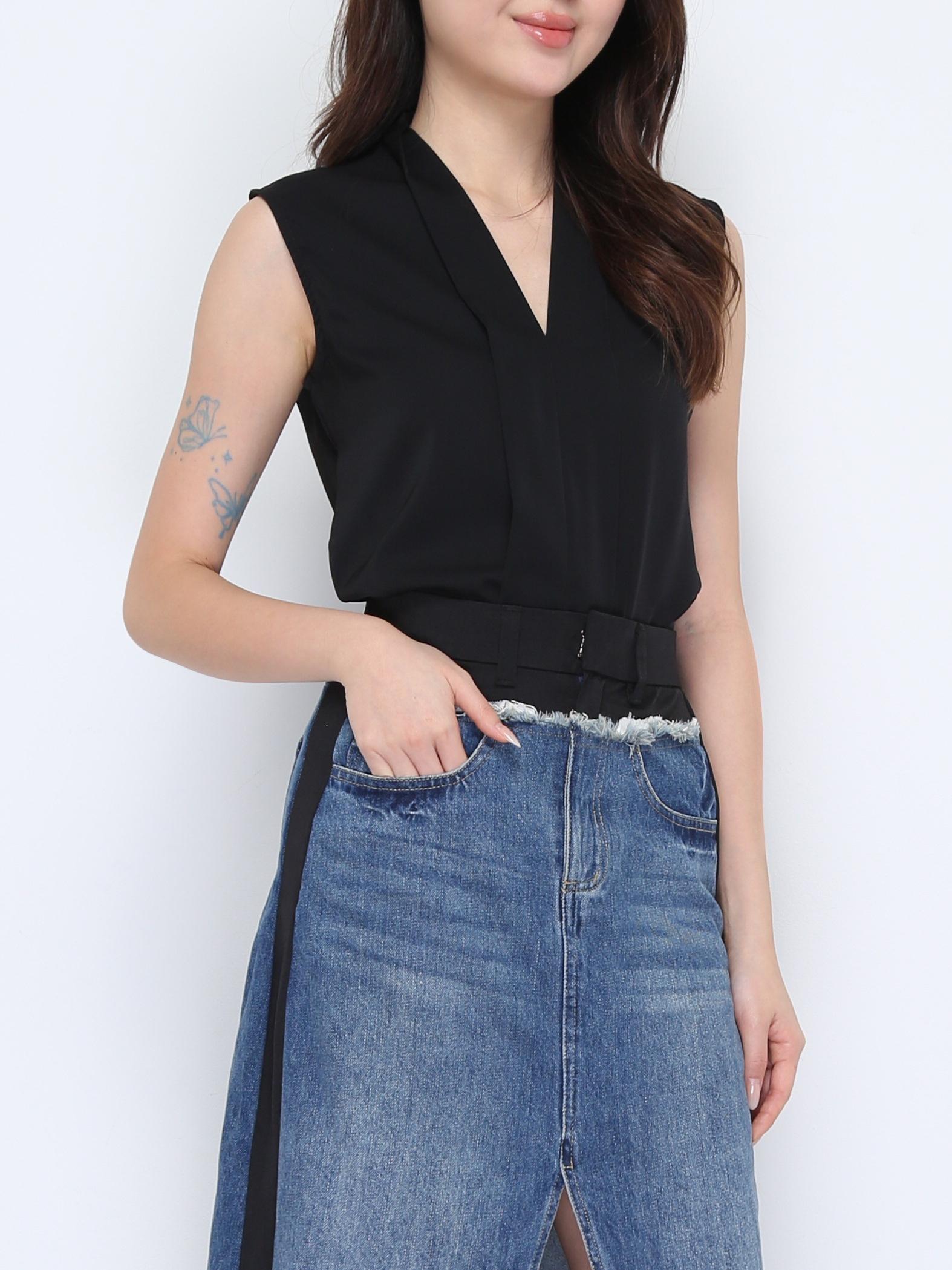 Sleeveless V Neck Top 36160