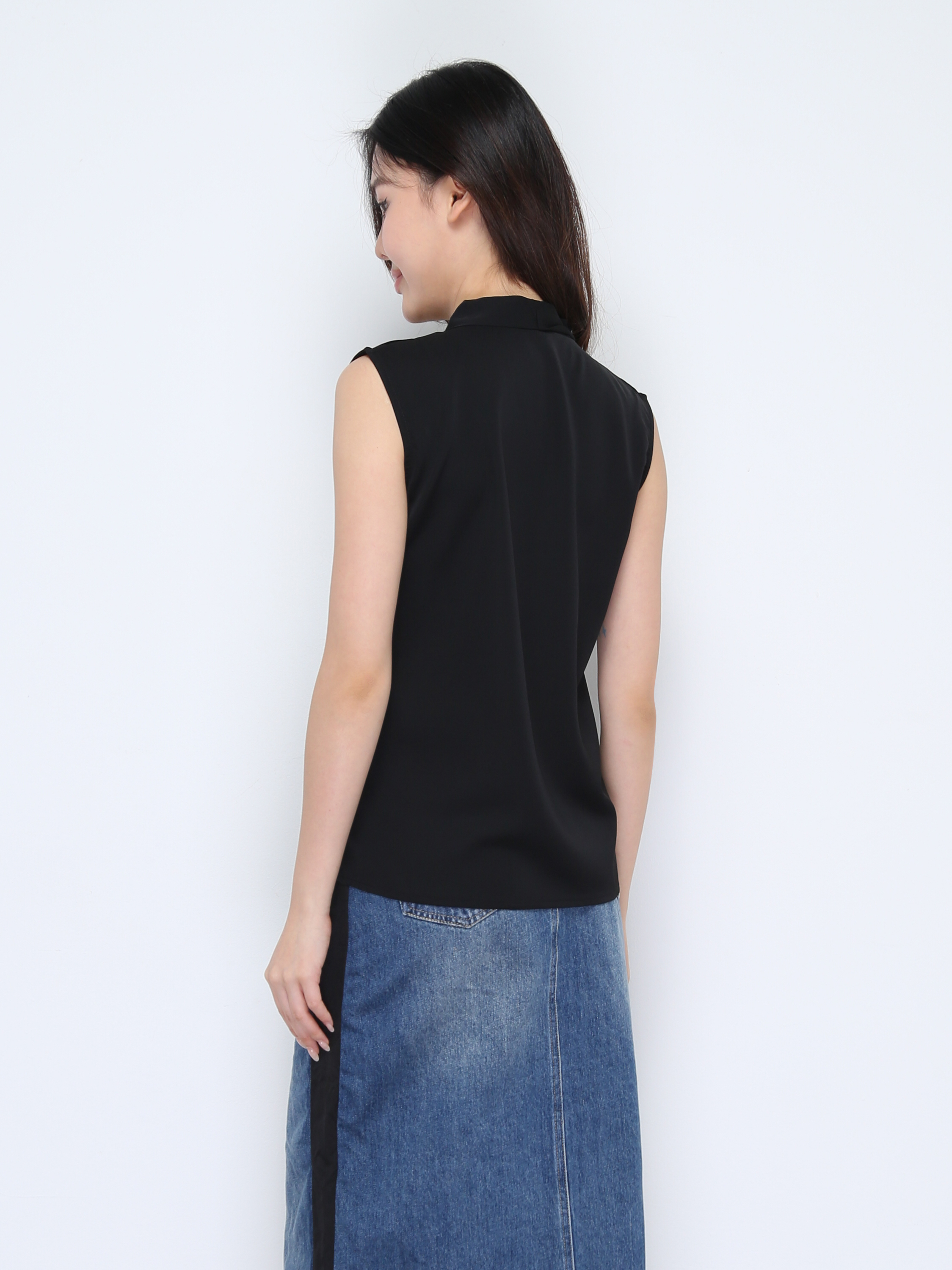 Sleeveless V Neck Top 36160