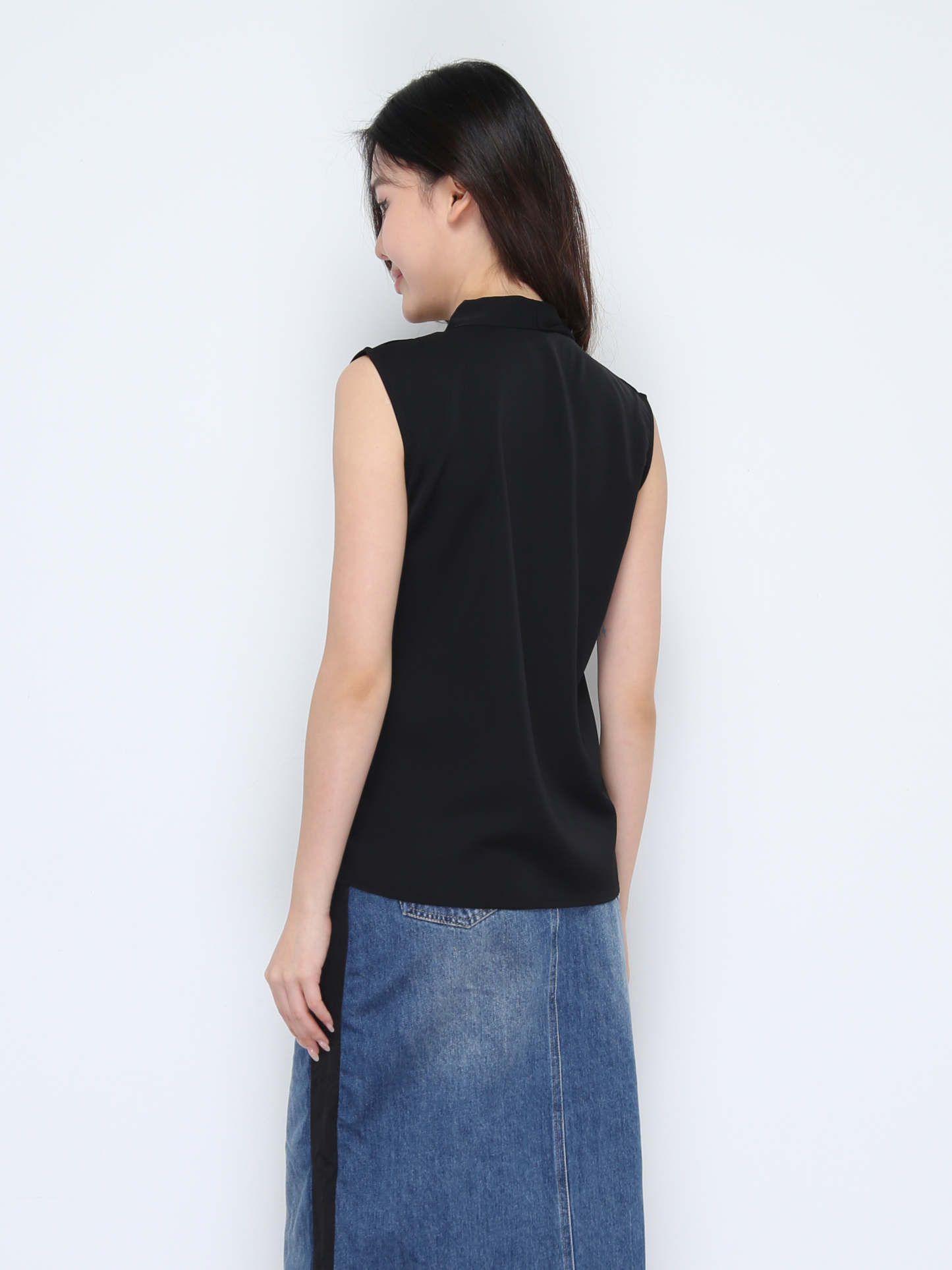 Sleeveless V Neck Top 36160
