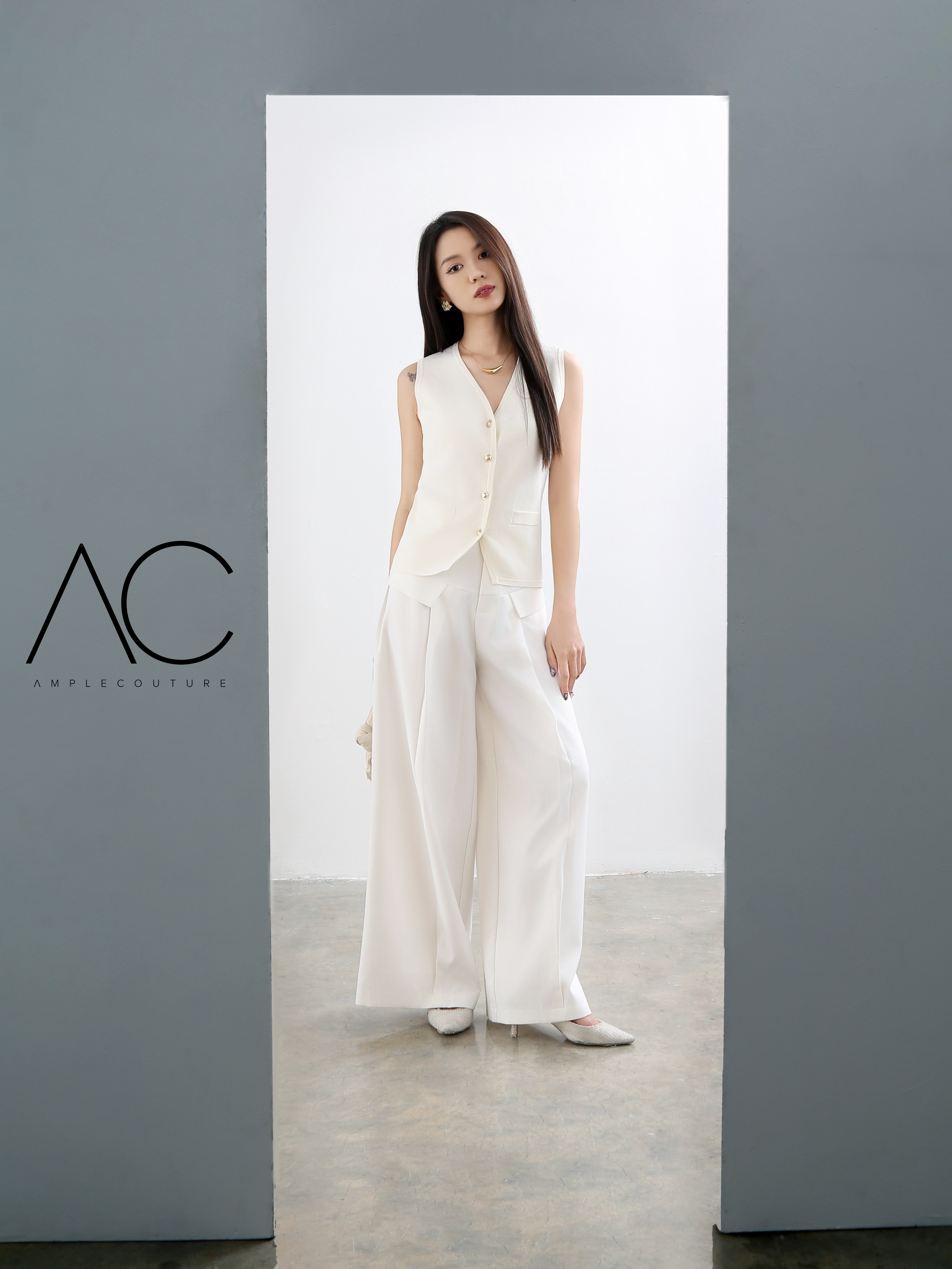 Sleeveless Front Button Top 36349