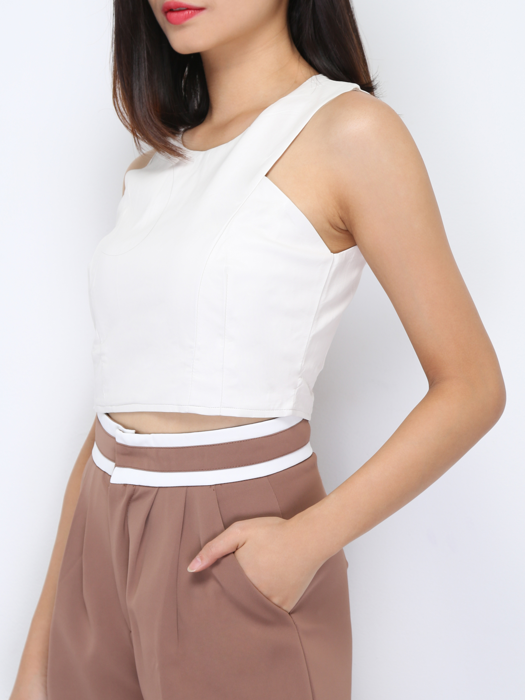 Back Zip Sleeveless Top 36760