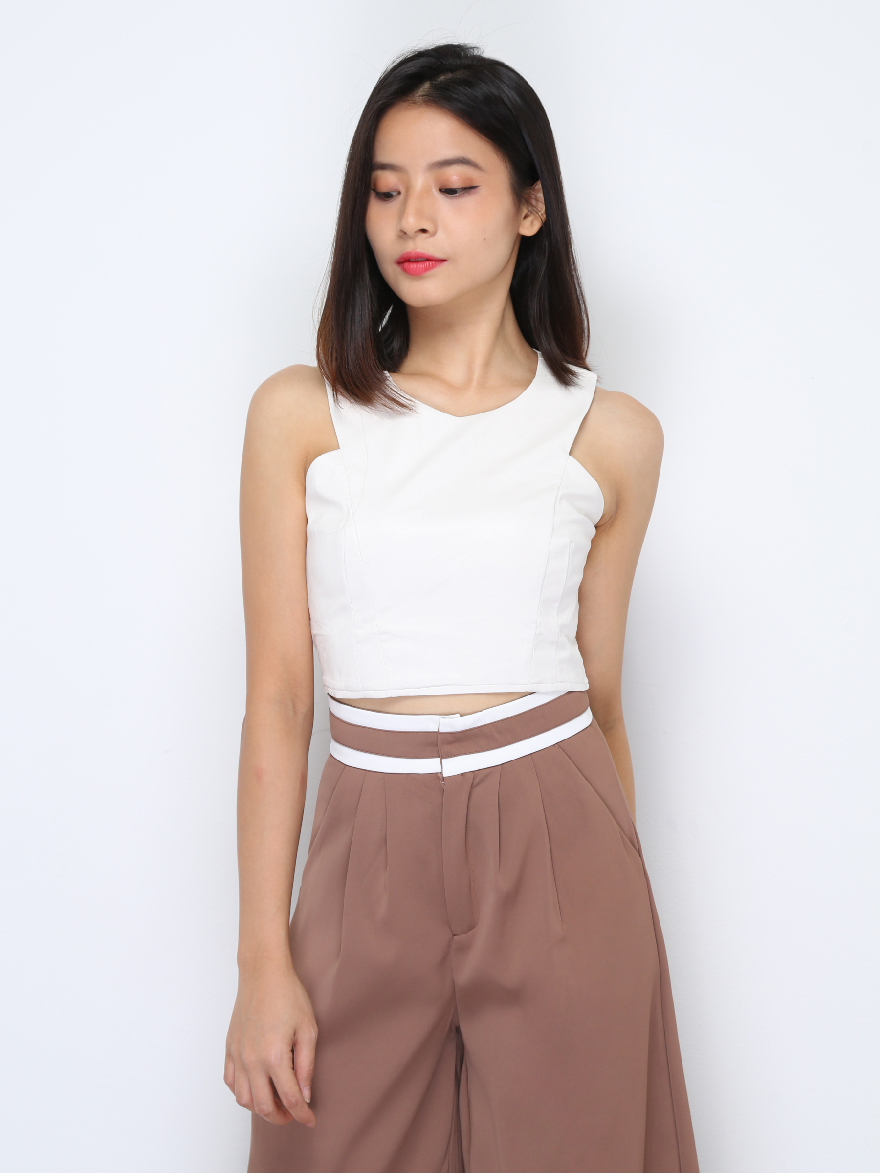 Back Zip Sleeveless Top 36760
