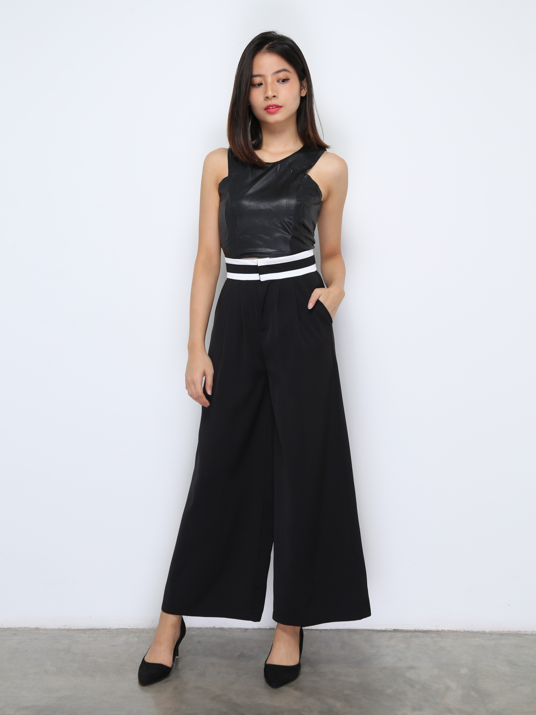 Back Zip Sleeveless Top 36760